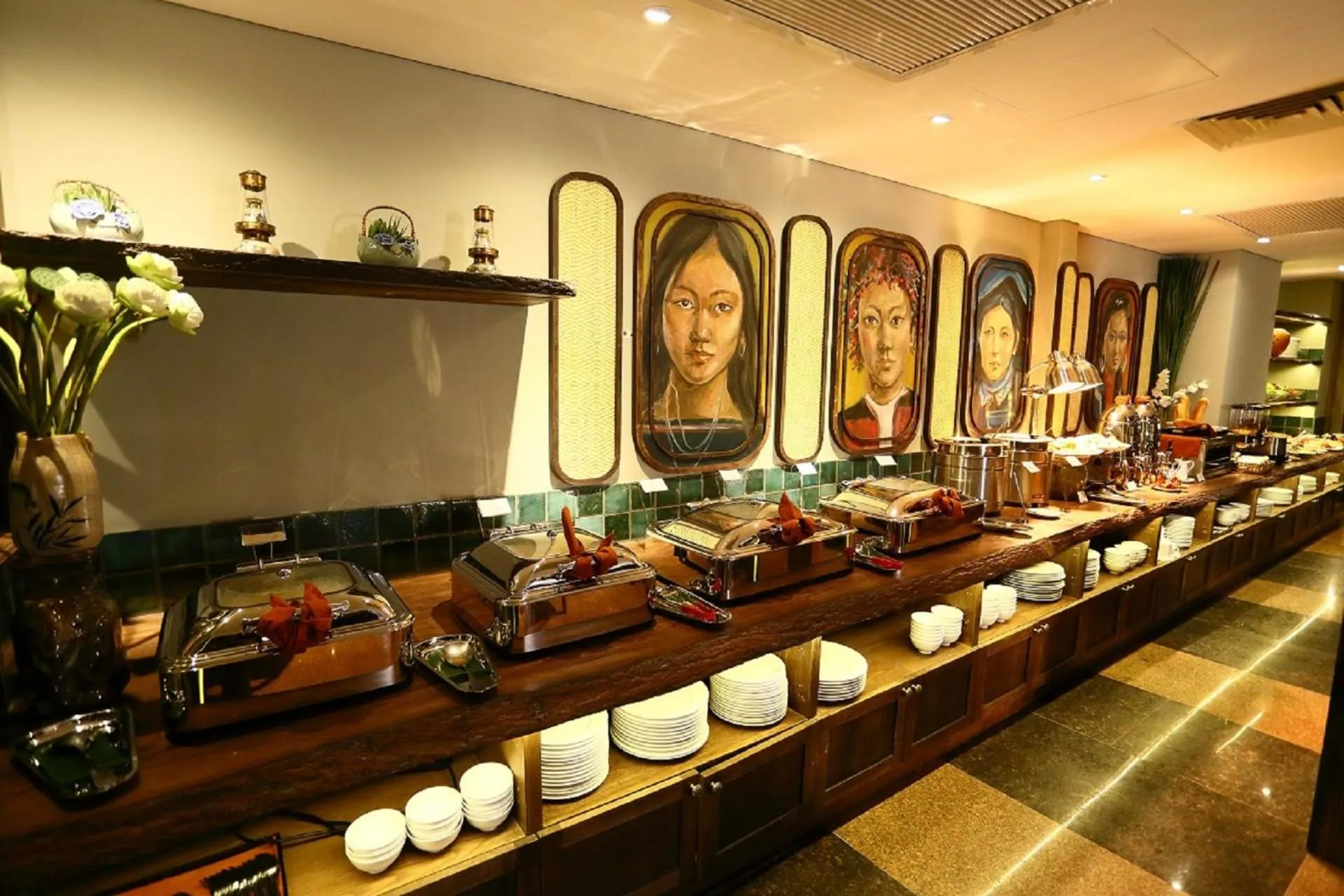 Restaurant/places to eat in Au Lac Legend Hotel