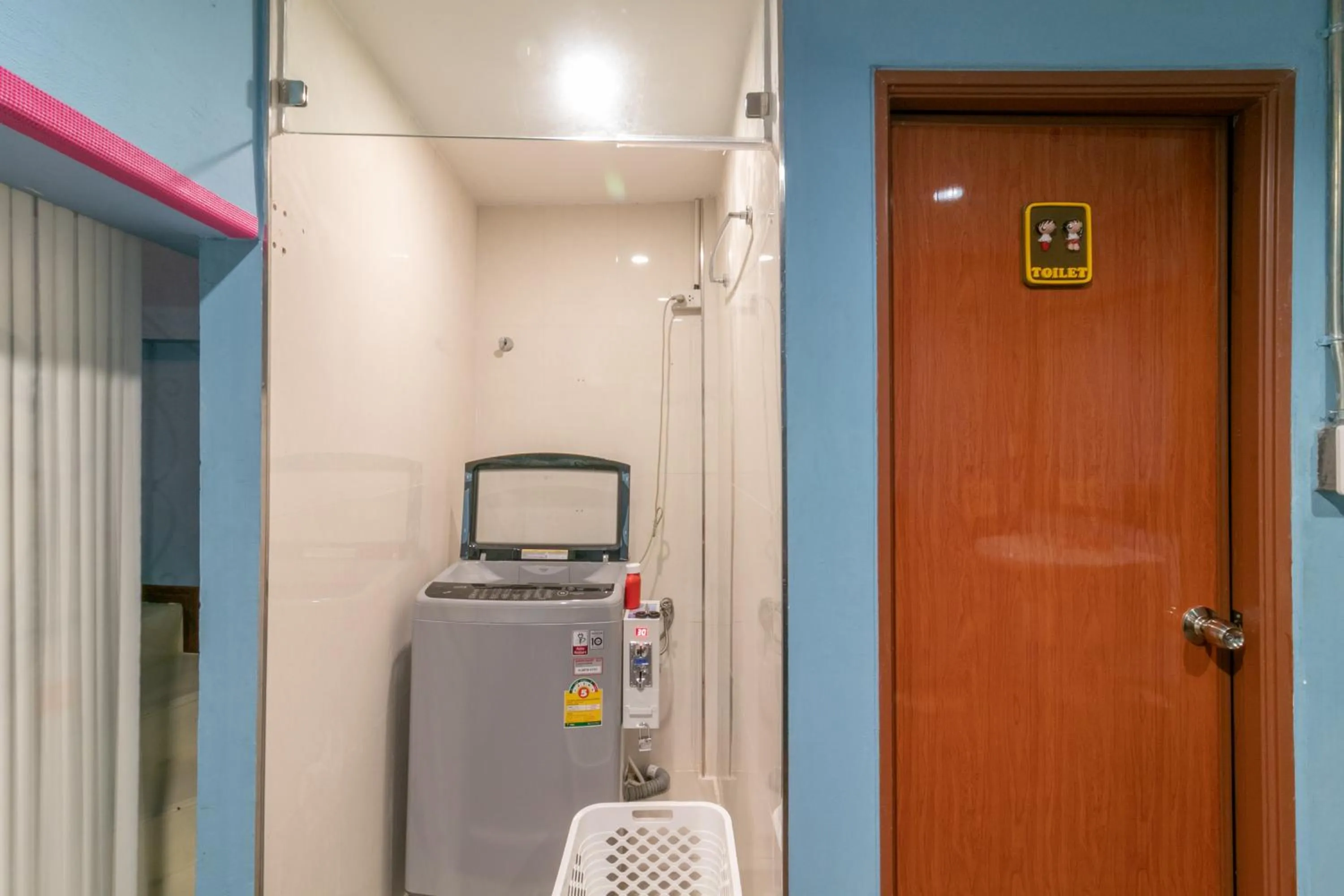 Area and facilities in Phobphan Hostel
