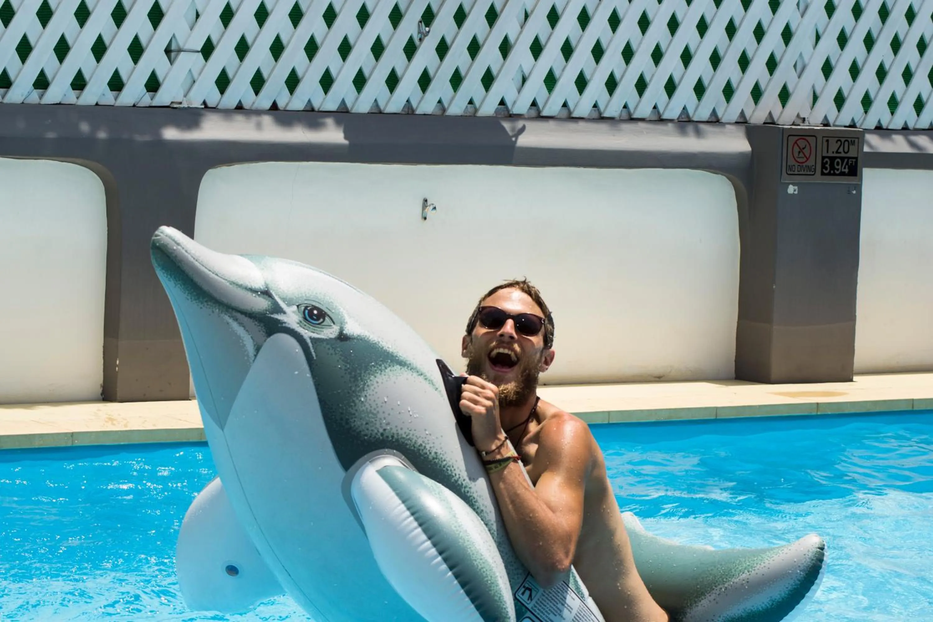 Guests in Ostello Bello Bagan Pool