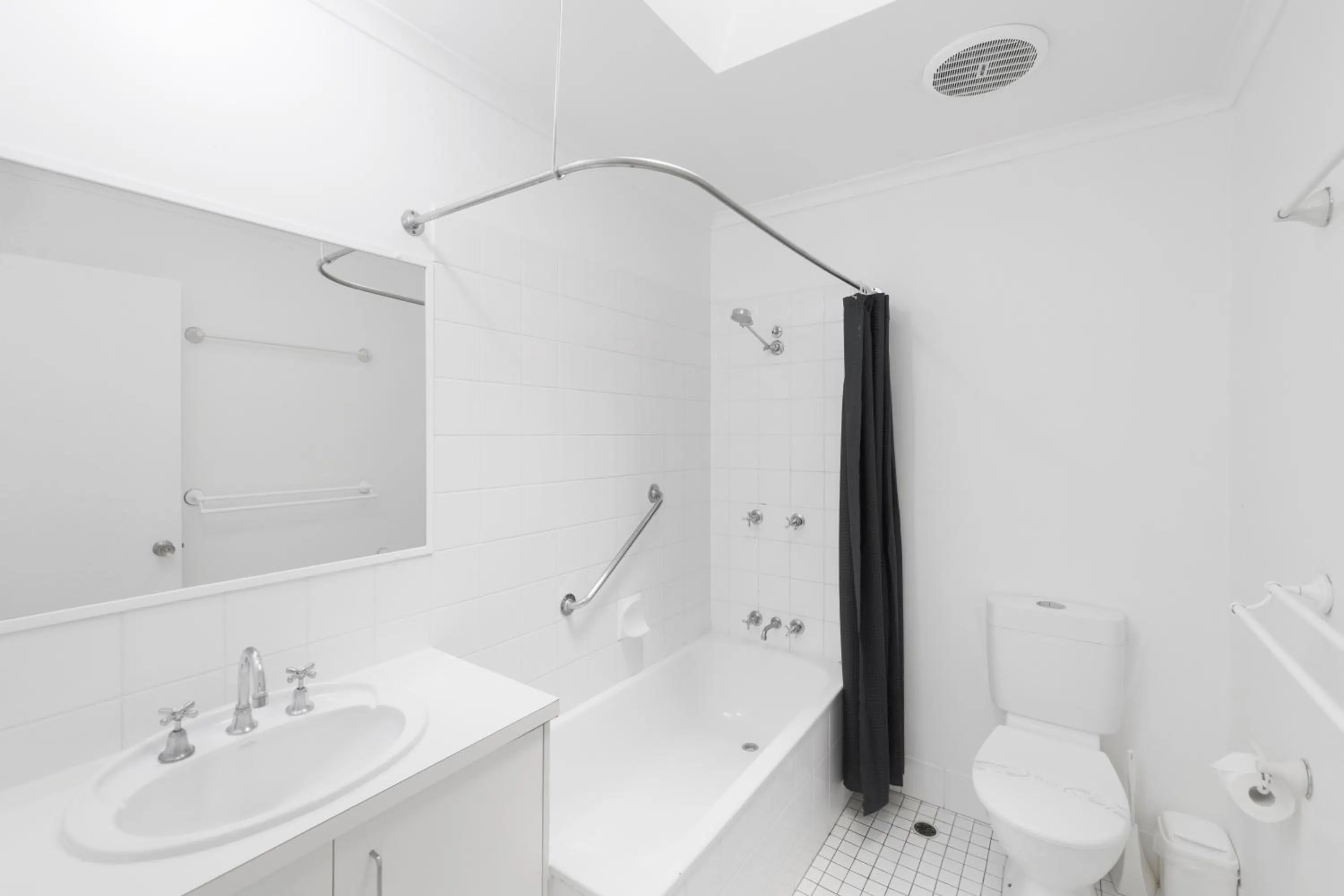 Bathroom in Beach Breakers Resort