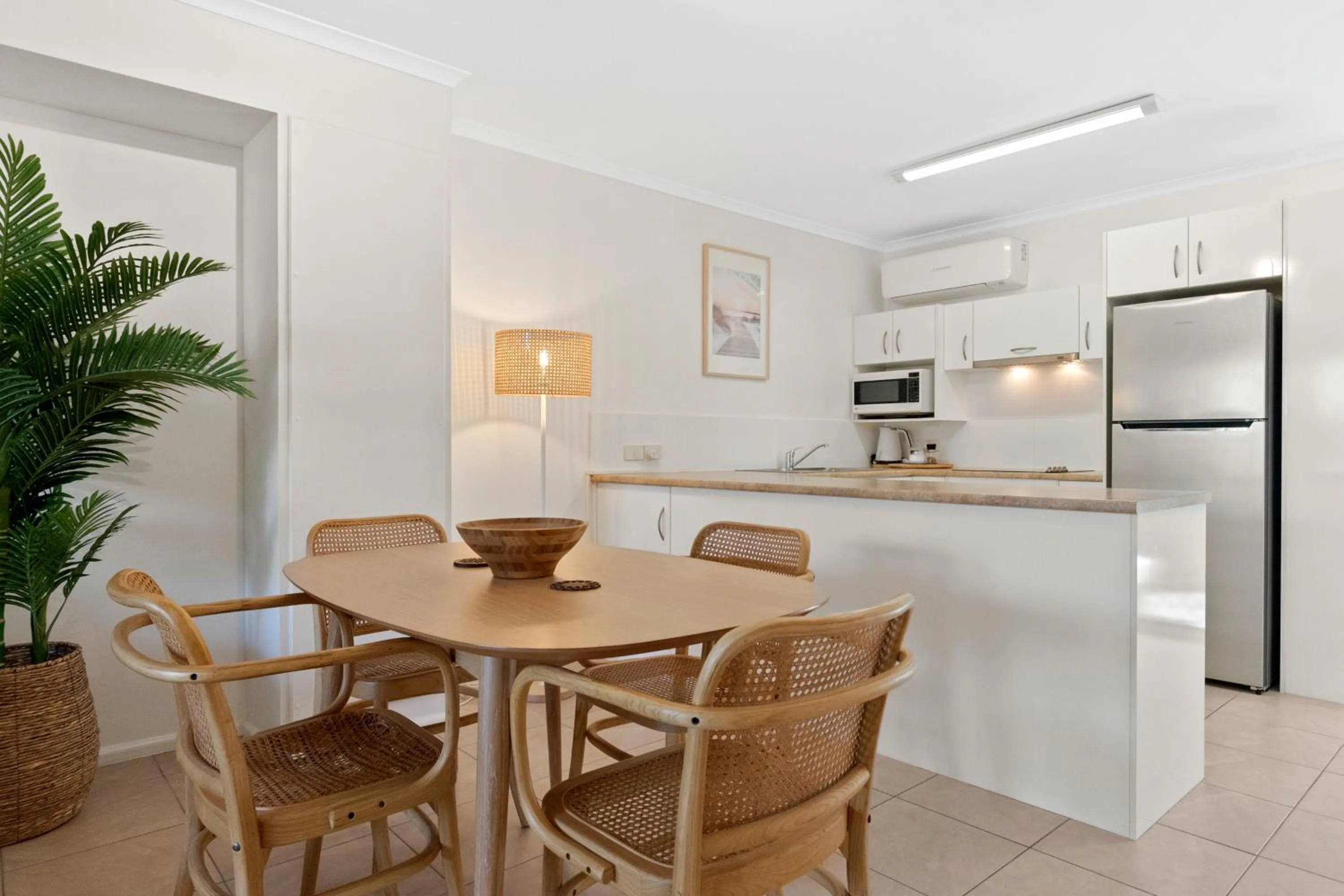 Kitchen or kitchenette in Beach Breakers Resort