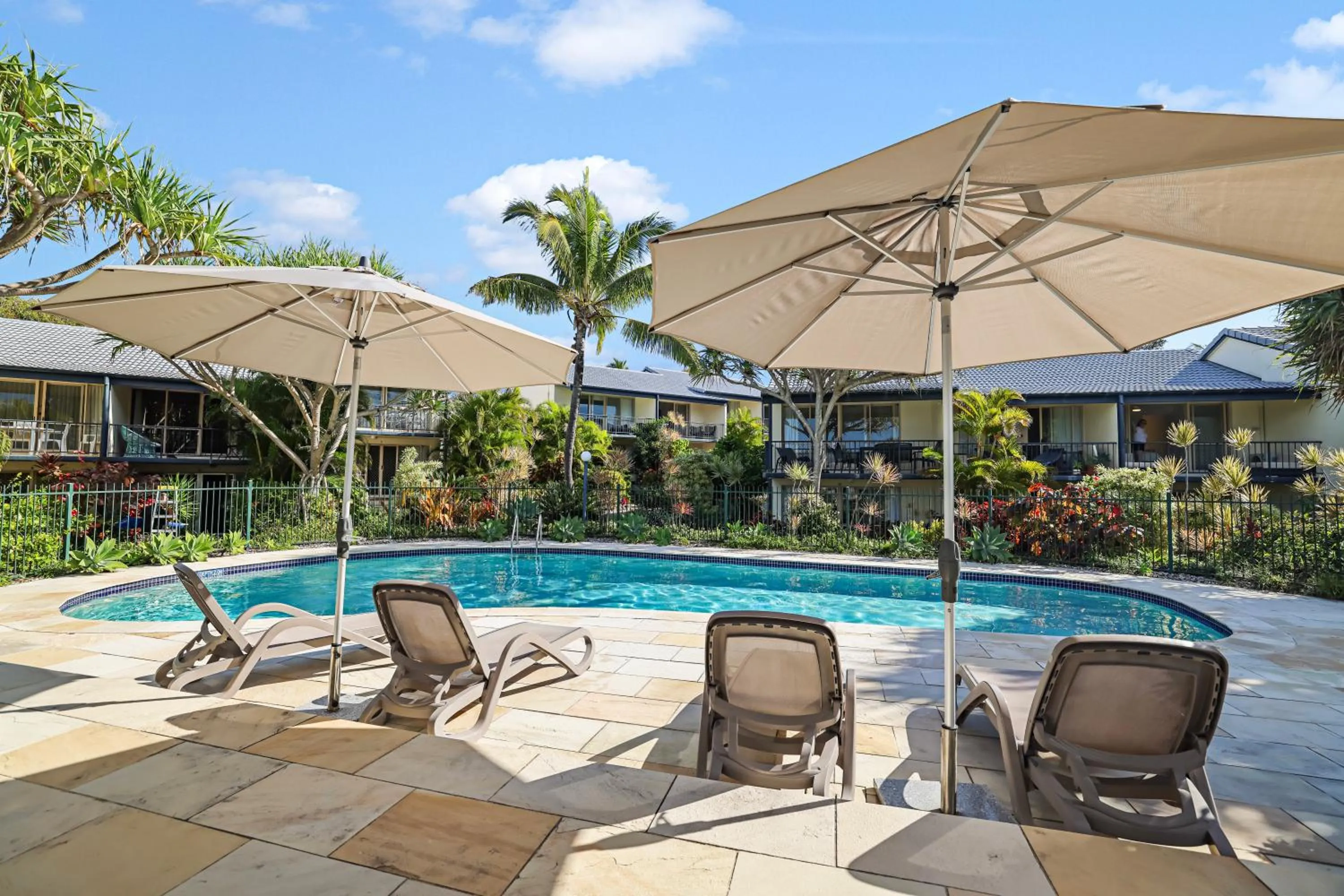 Swimming pool in Beach Breakers Resort