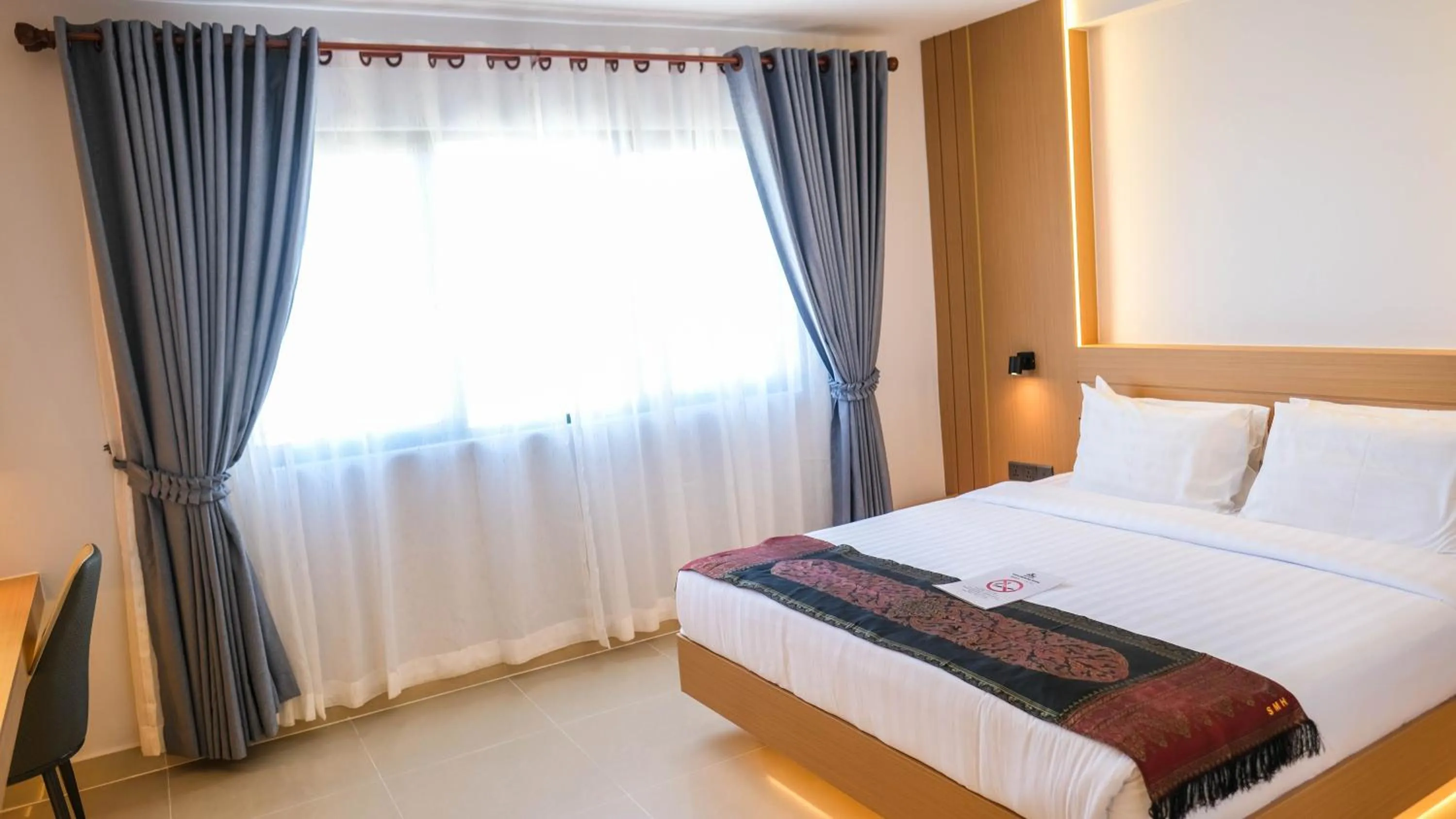 Bed in Silver Mounts Hotel