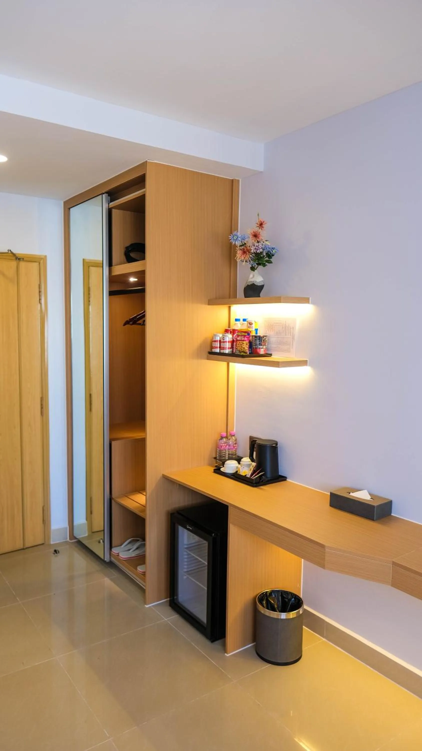 minibar in Silver Mounts Hotel