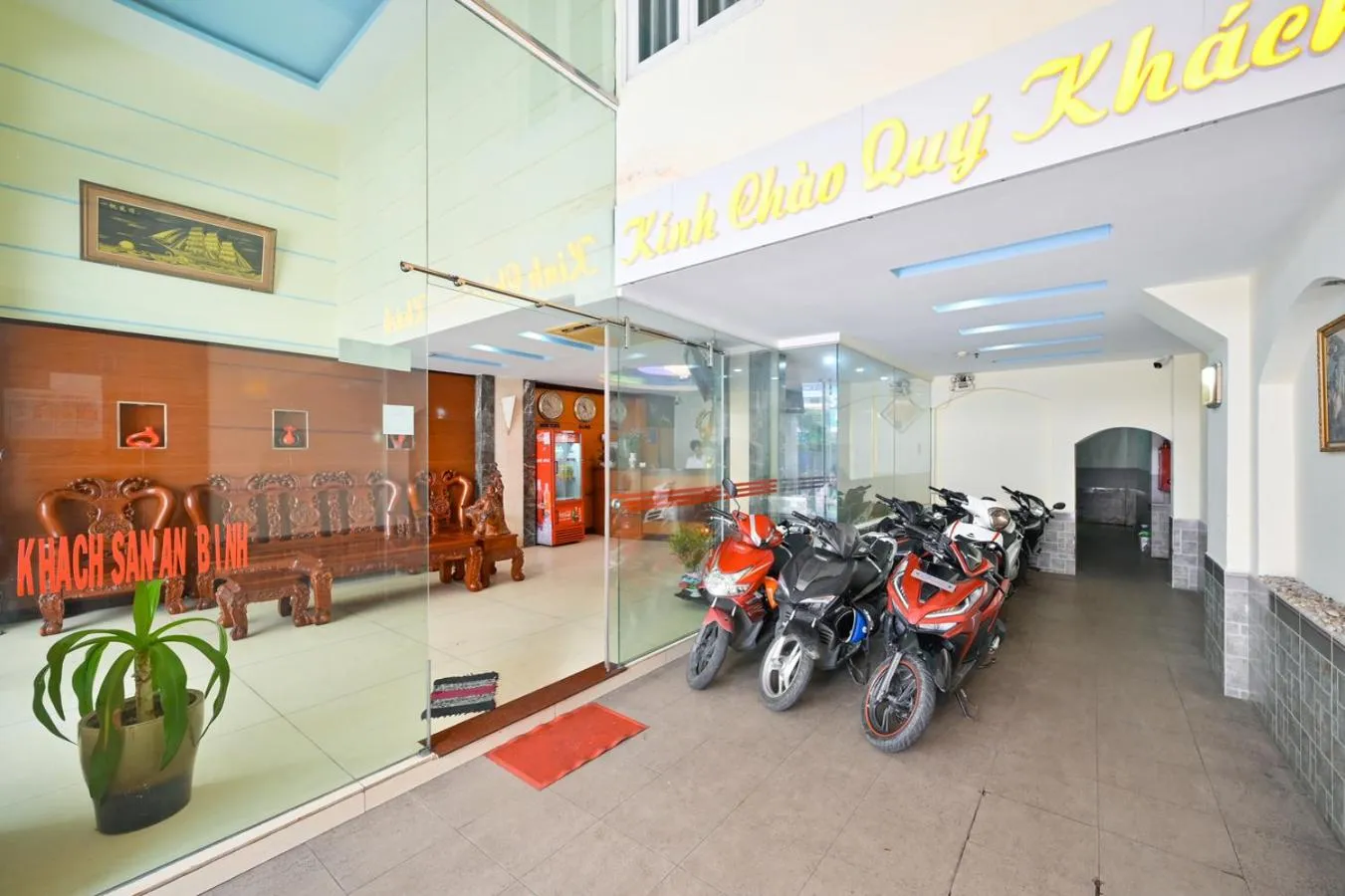 Seating area in An Binh 2 hotel near Dam Sen Park