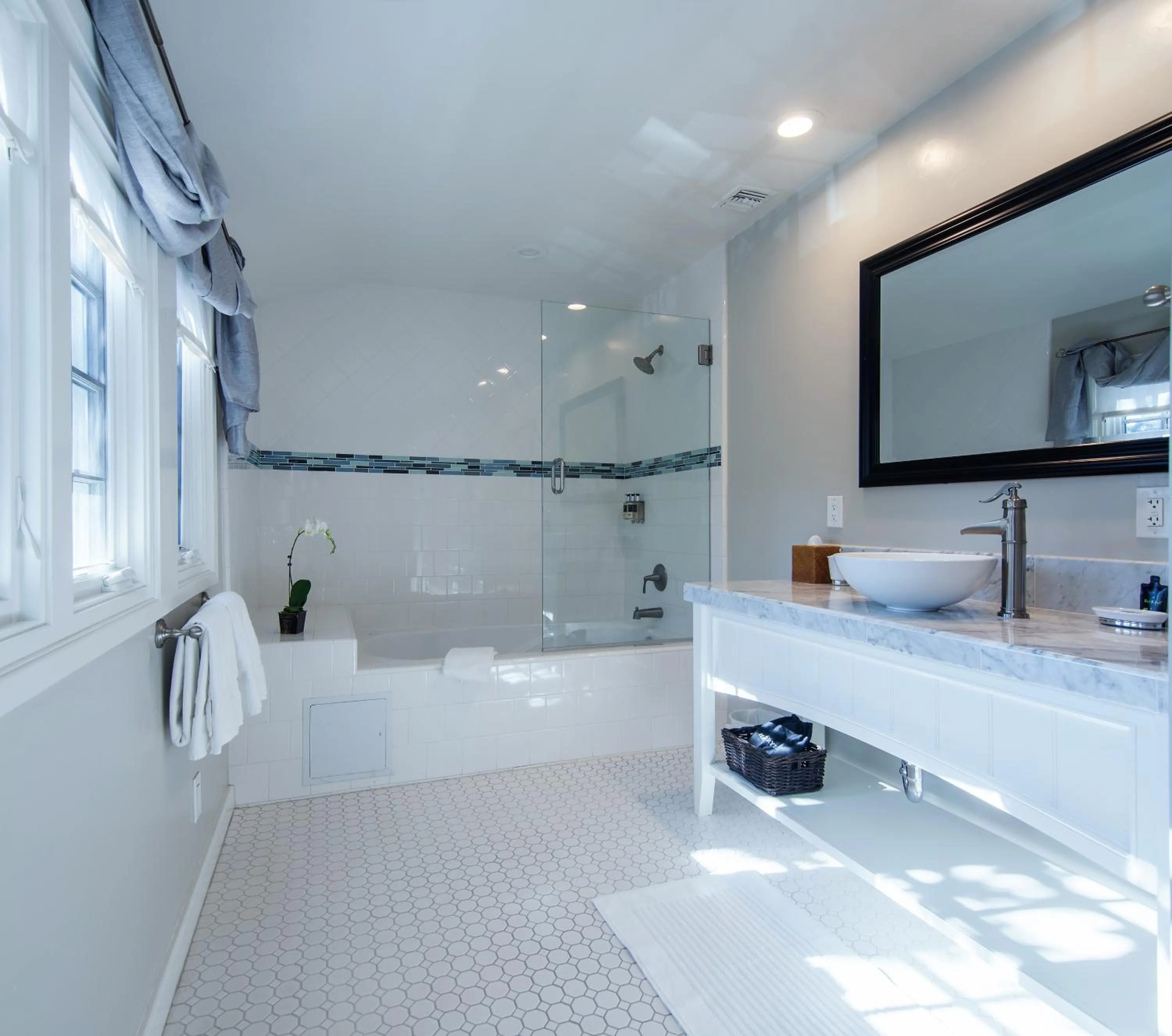 Channel Road Inn, A Four Sisters Inn