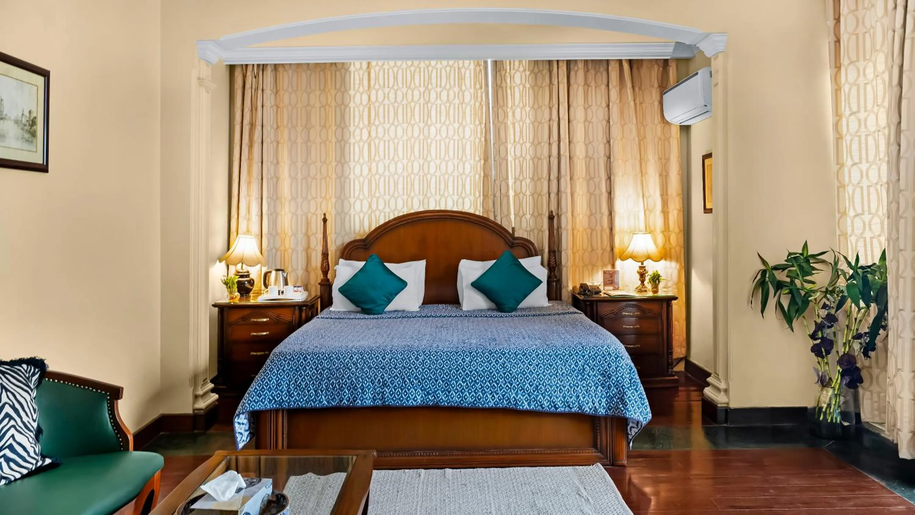 Bed in Hotel Ajanta - Colonial Charm Award Winning Luxury Hotel in the Heart of the City
