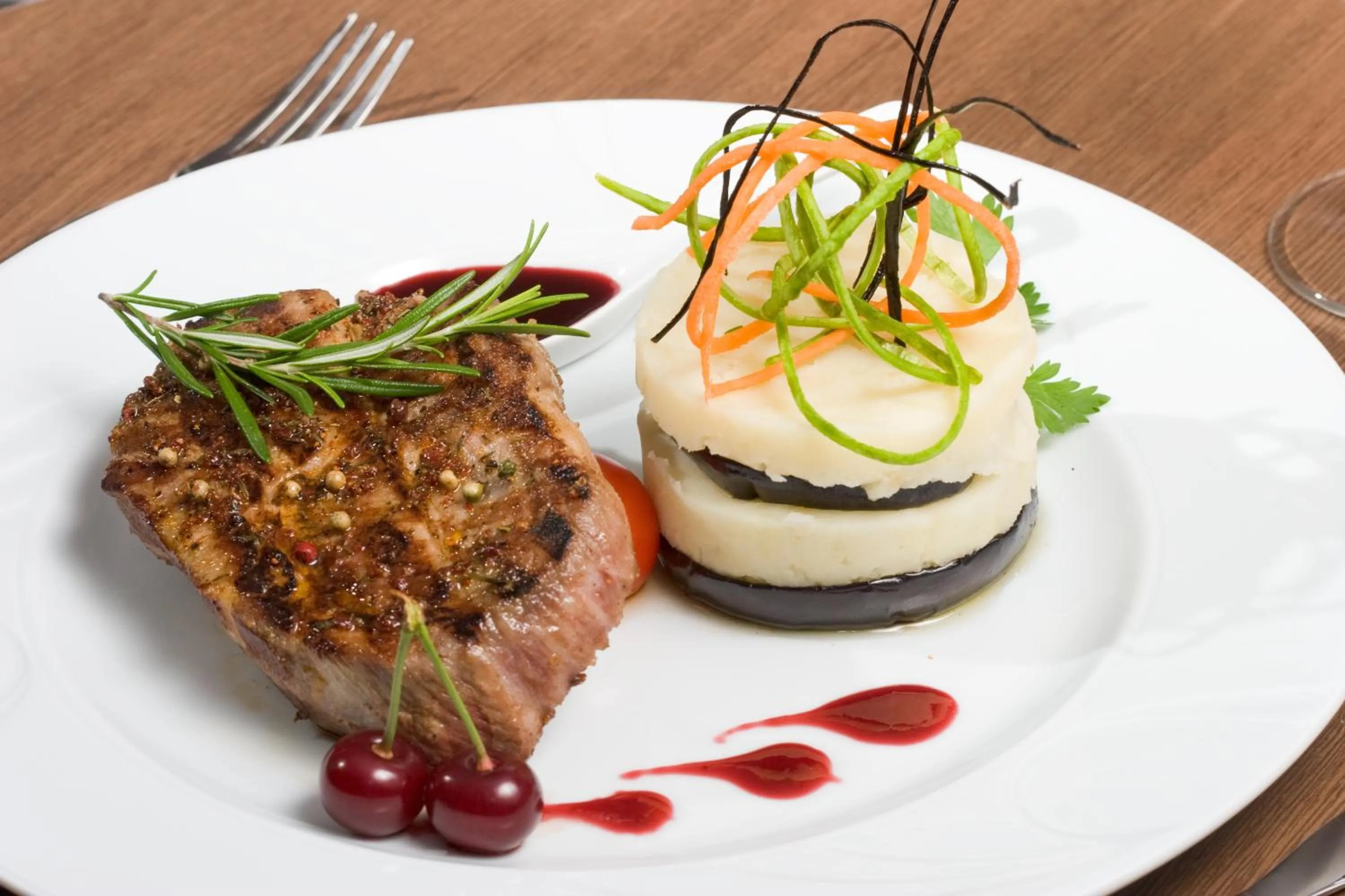 Dining area in Manhattan Hotel & Restaurant