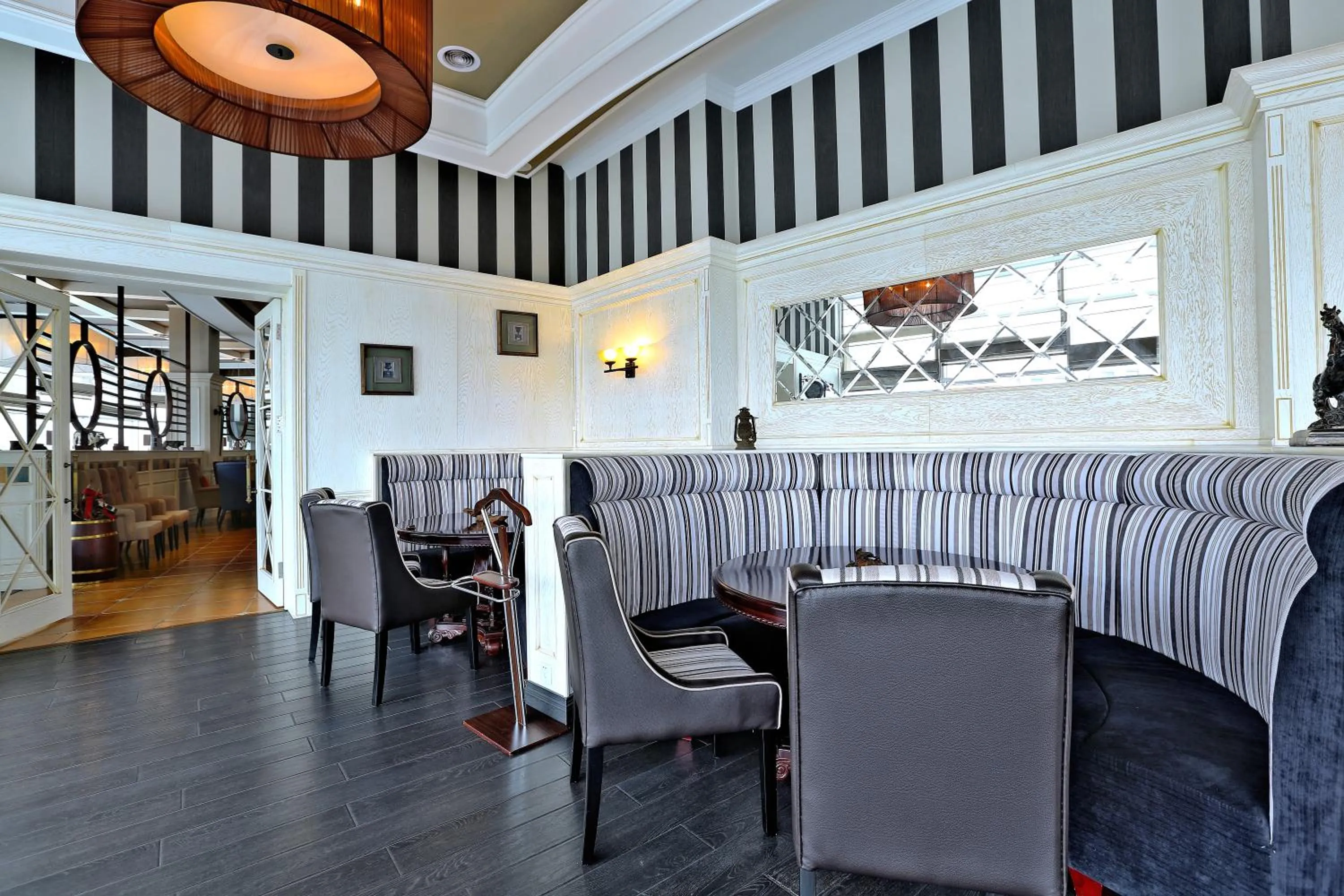 Restaurant/places to eat in Diplomat Hotel by AG Hotels Group