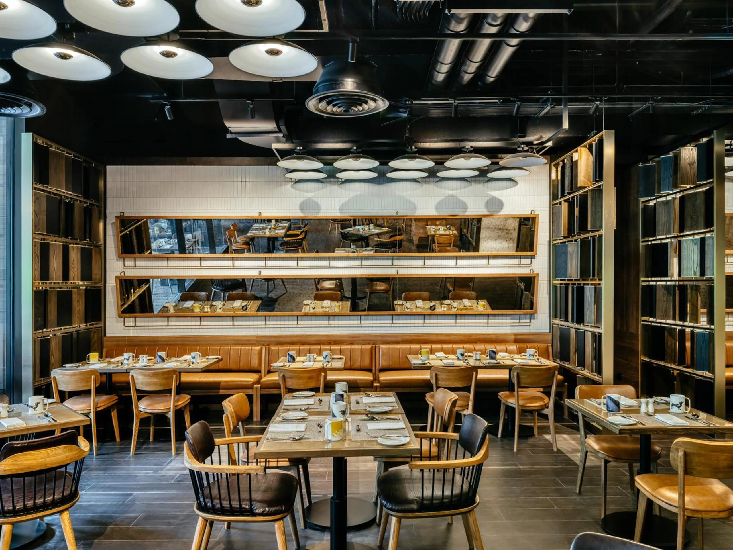 Restaurant/places to eat in voco Bangkok Surawong by IHG