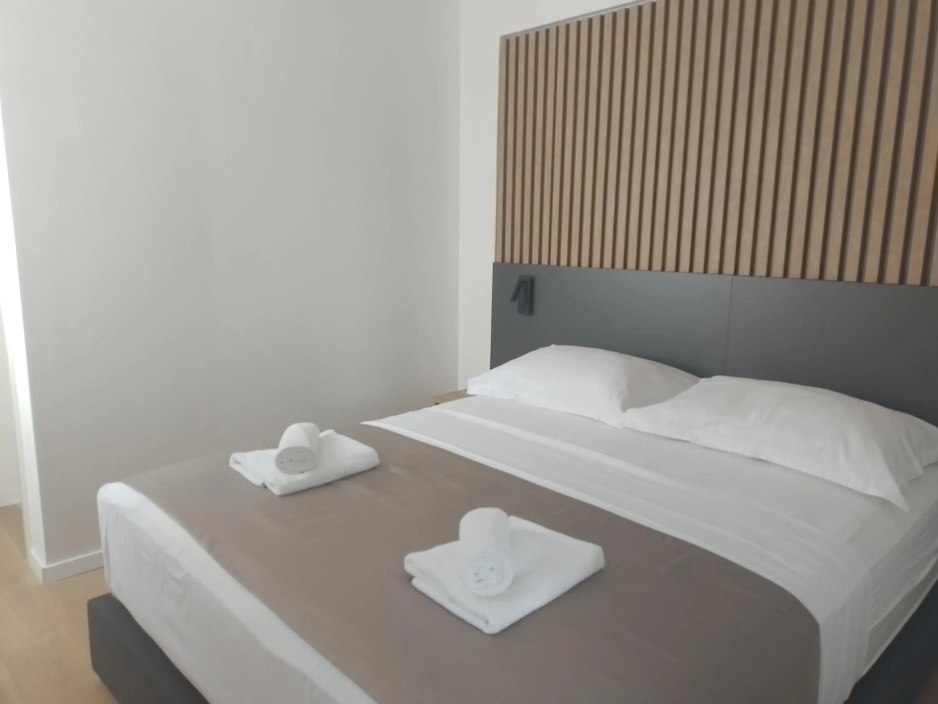 Bedroom, Bed in Beach Hotel Božikovina