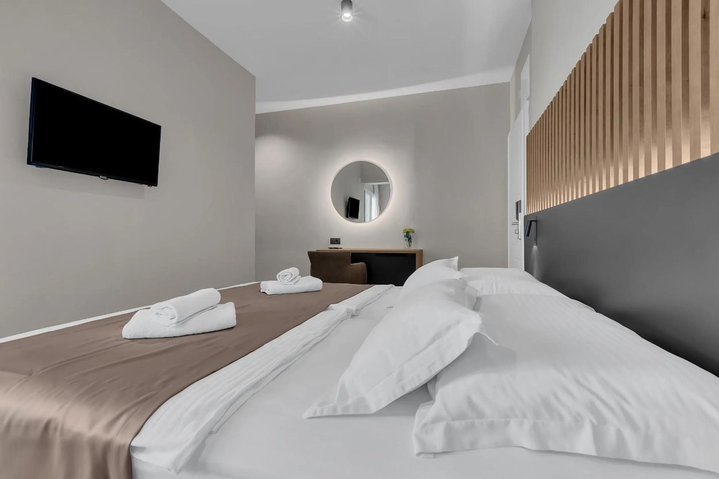 Bed in Beach Hotel Božikovina