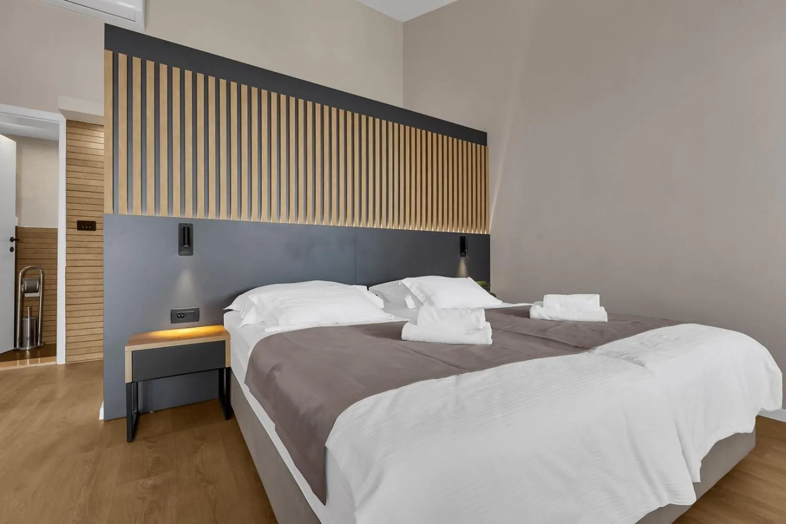 Bed in Beach Hotel Božikovina