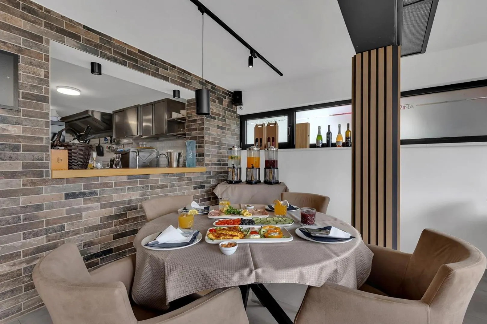 Breakfast in Beach Hotel Božikovina