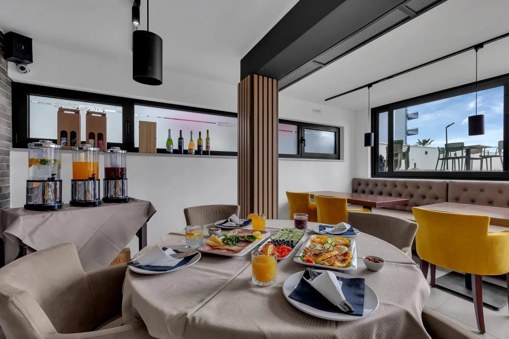 Breakfast in Beach Hotel Božikovina