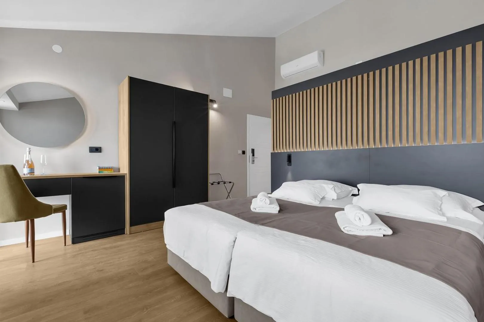 Bed in Beach Hotel Božikovina