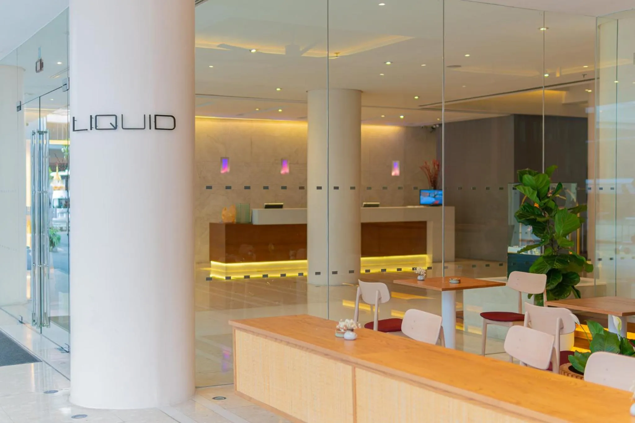 Restaurant/places to eat in BelAire Bangkok Sukhumvit