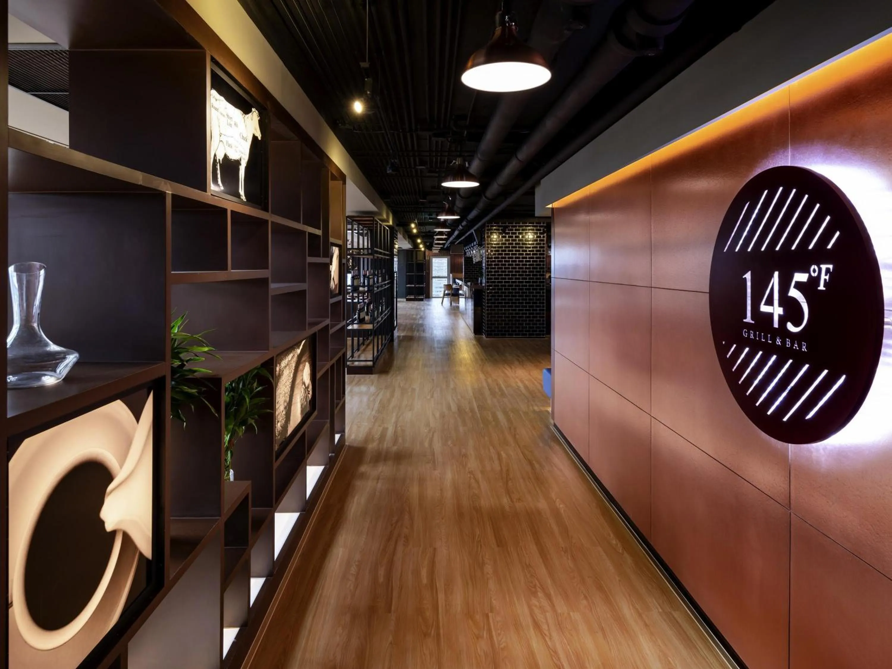 Restaurant/places to eat in Novotel Bangkok IMPACT