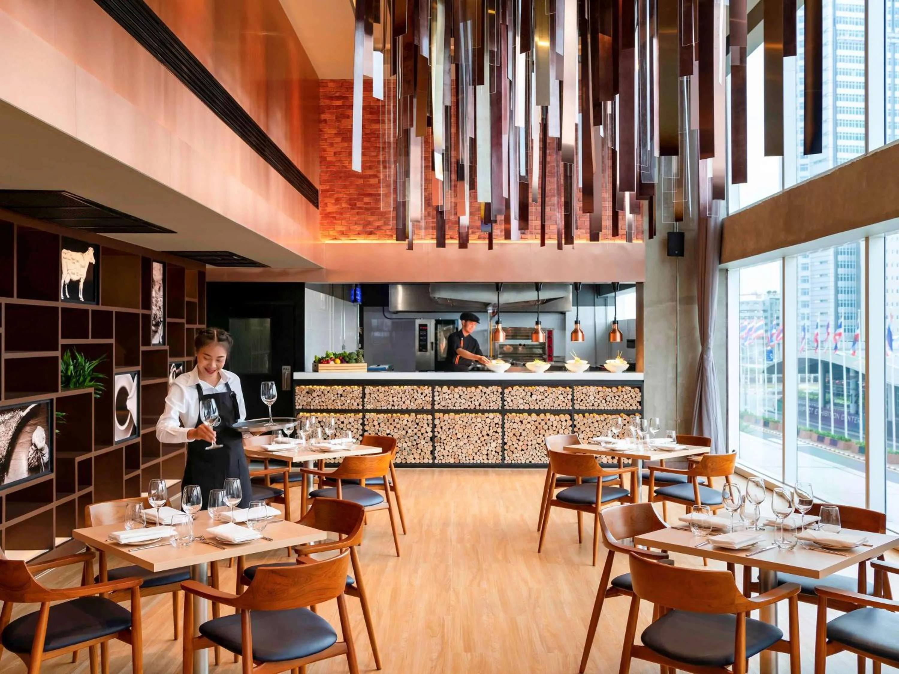 Restaurant/places to eat in Novotel Bangkok IMPACT