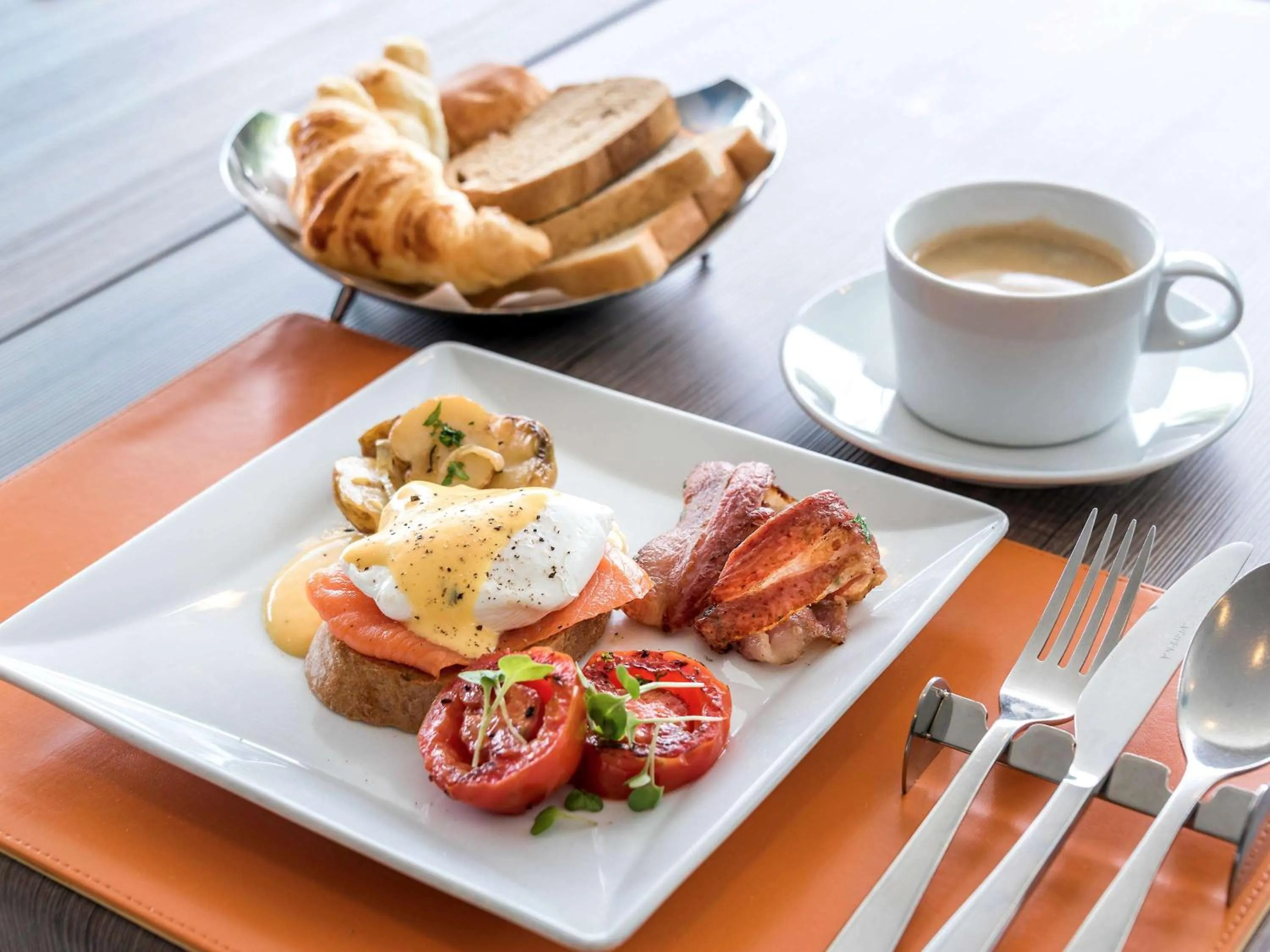 Restaurant/places to eat in Novotel Bangkok IMPACT