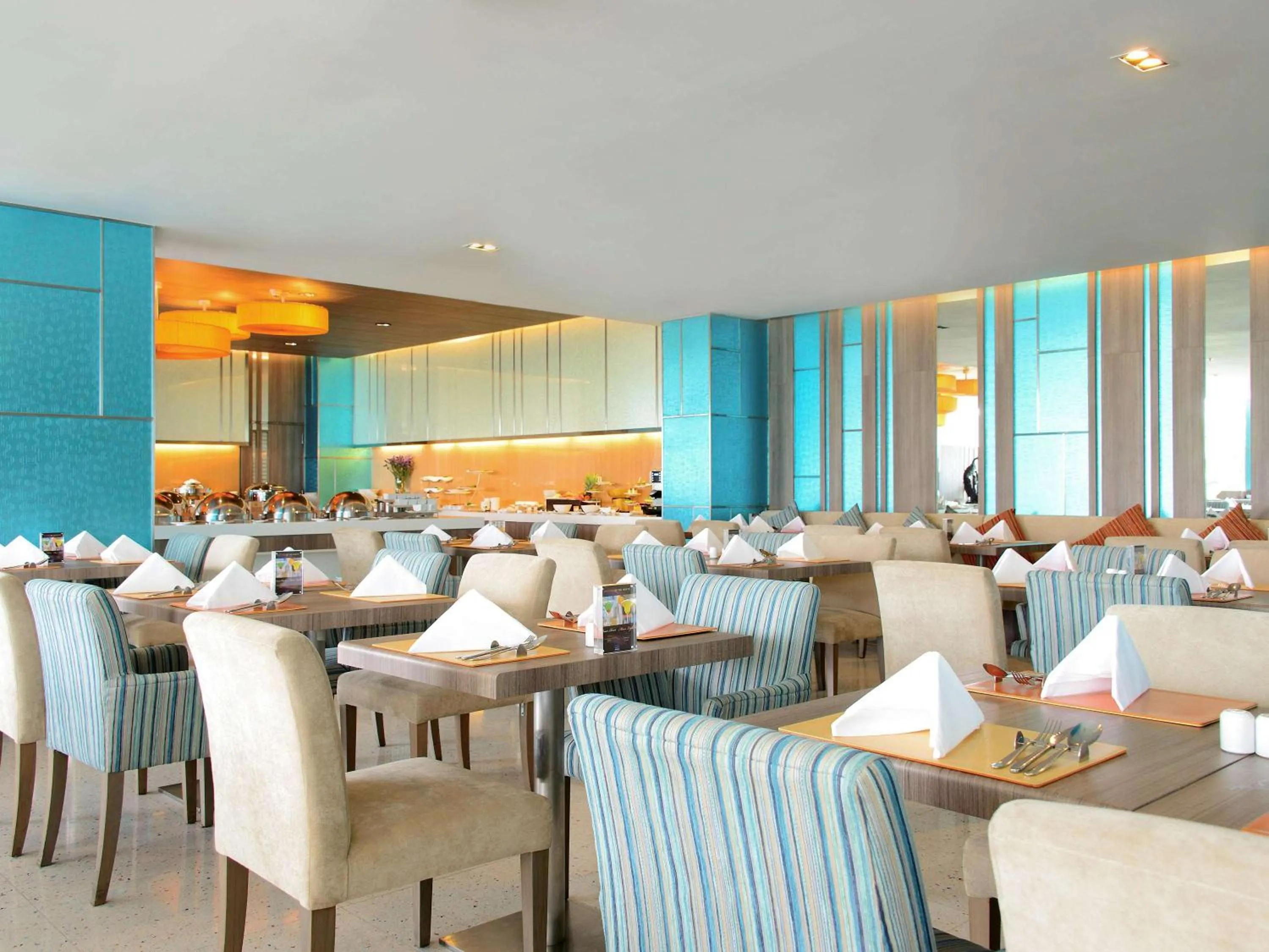 Restaurant/places to eat in Novotel Bangkok IMPACT