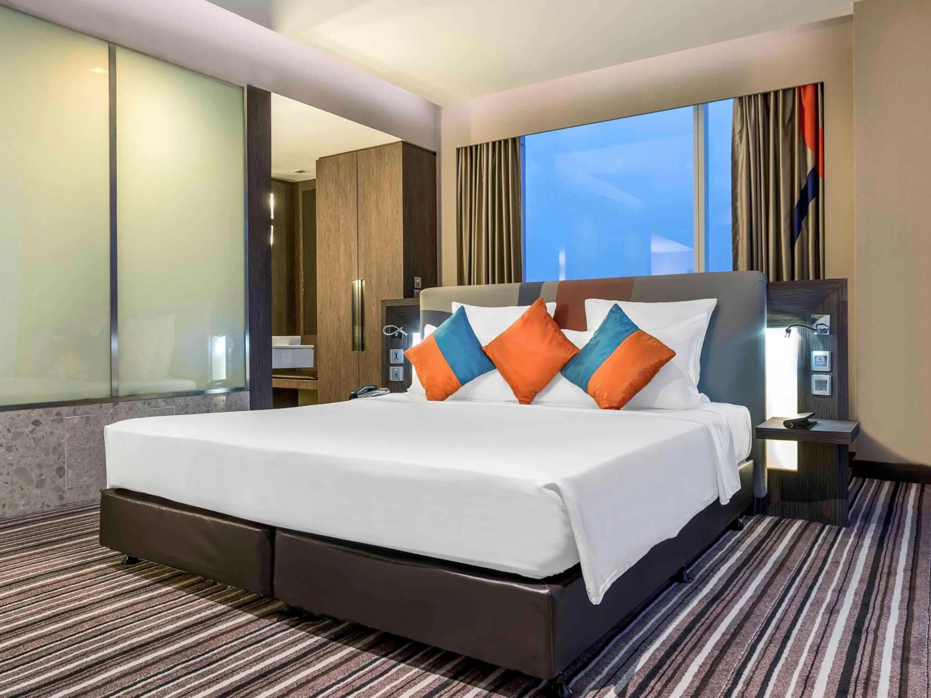 Photo of the whole room, Bed in Novotel Bangkok IMPACT