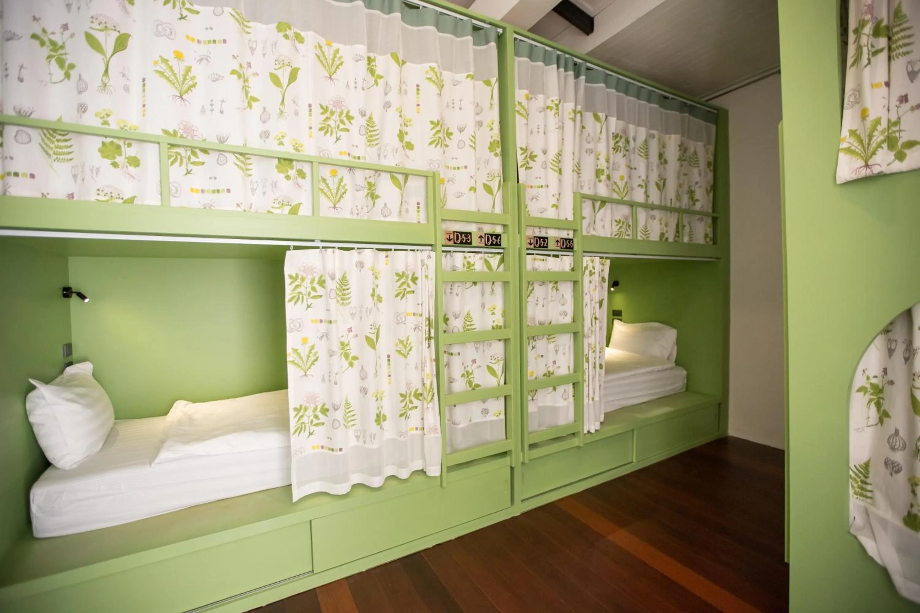 bunk bed, Bed in Memmoth Hostel In Lampang