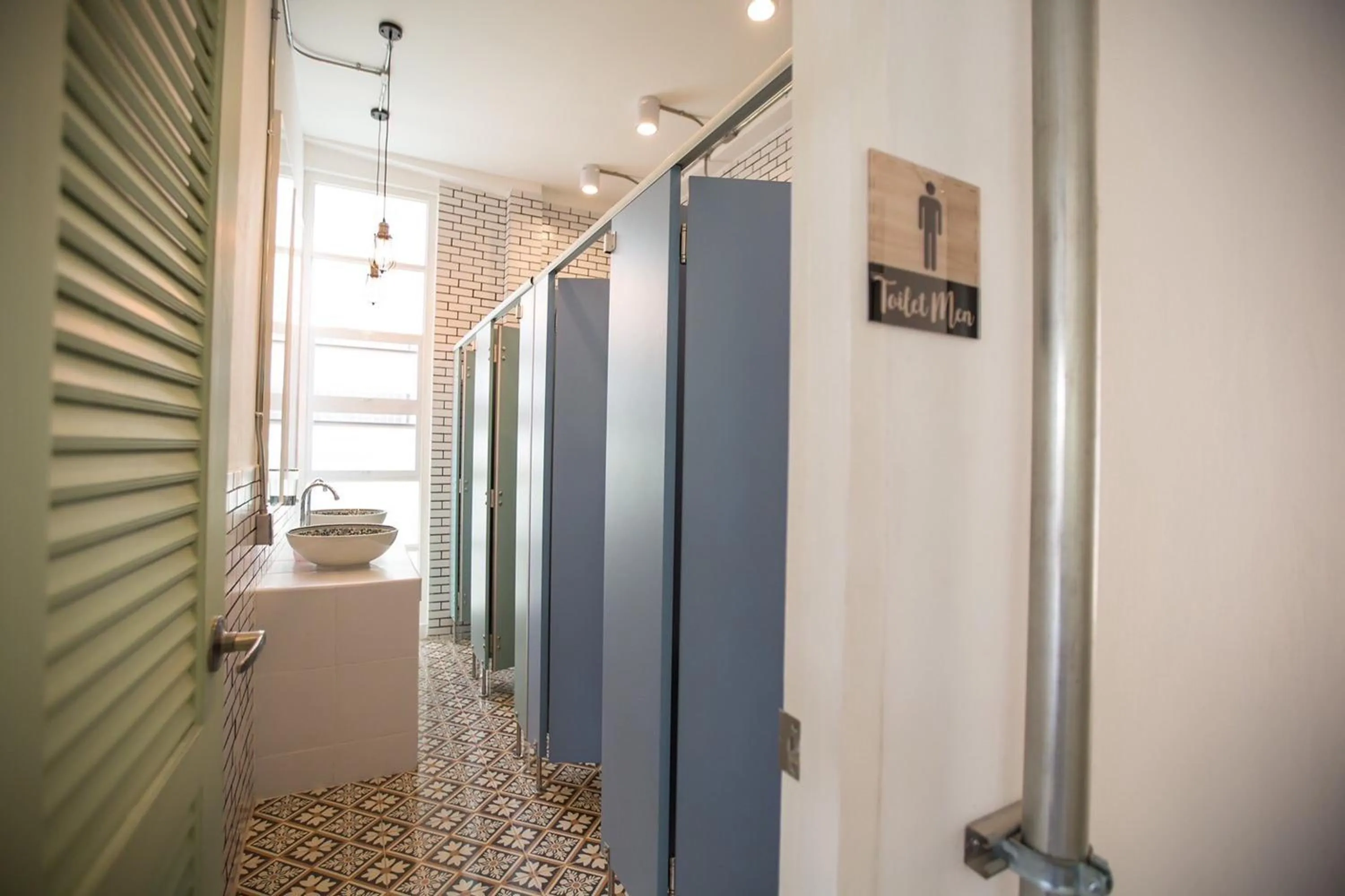 Shower in Memmoth Cafe & Hostel in Lampang