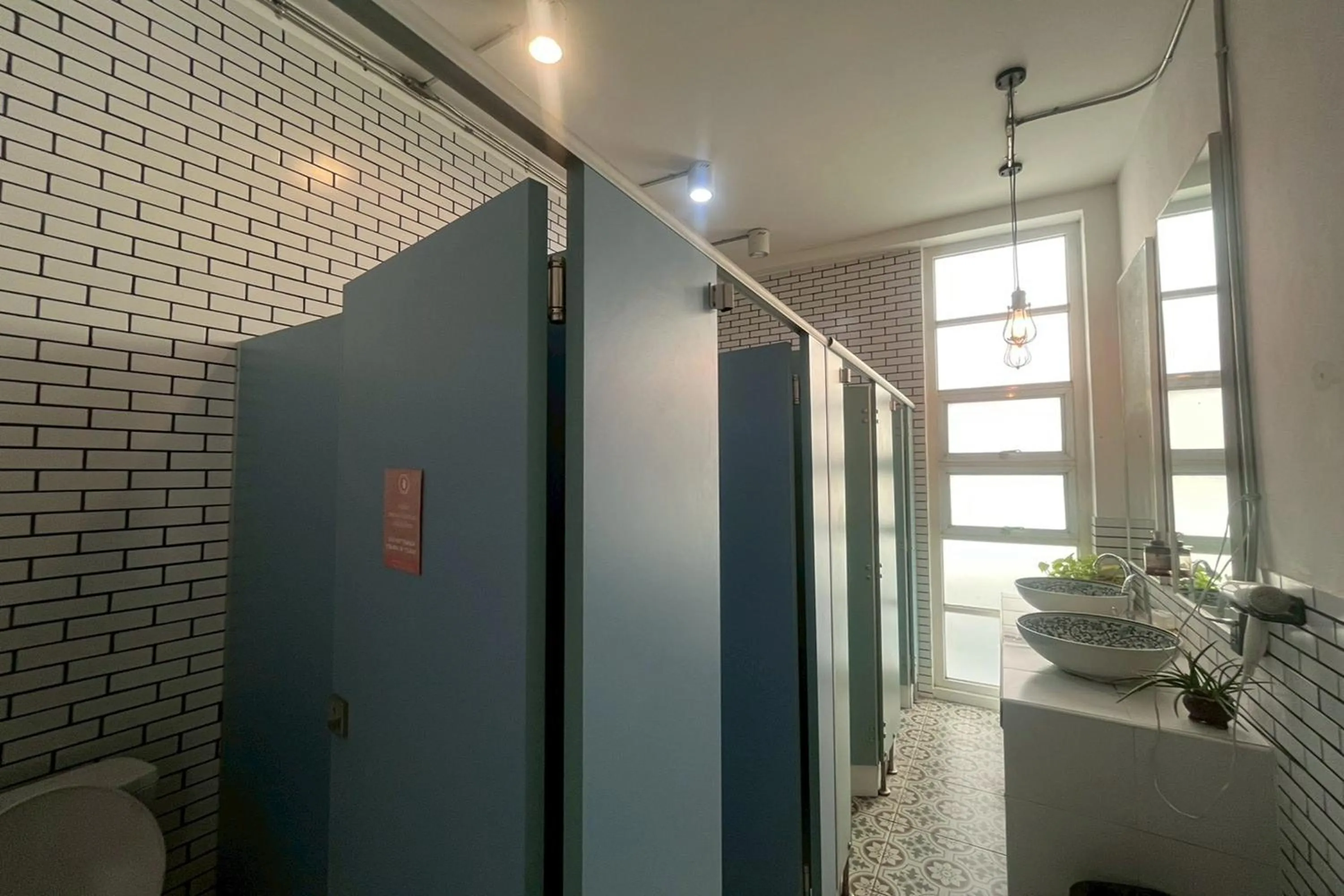 Bathroom in Memmoth Cafe & Hostel in Lampang