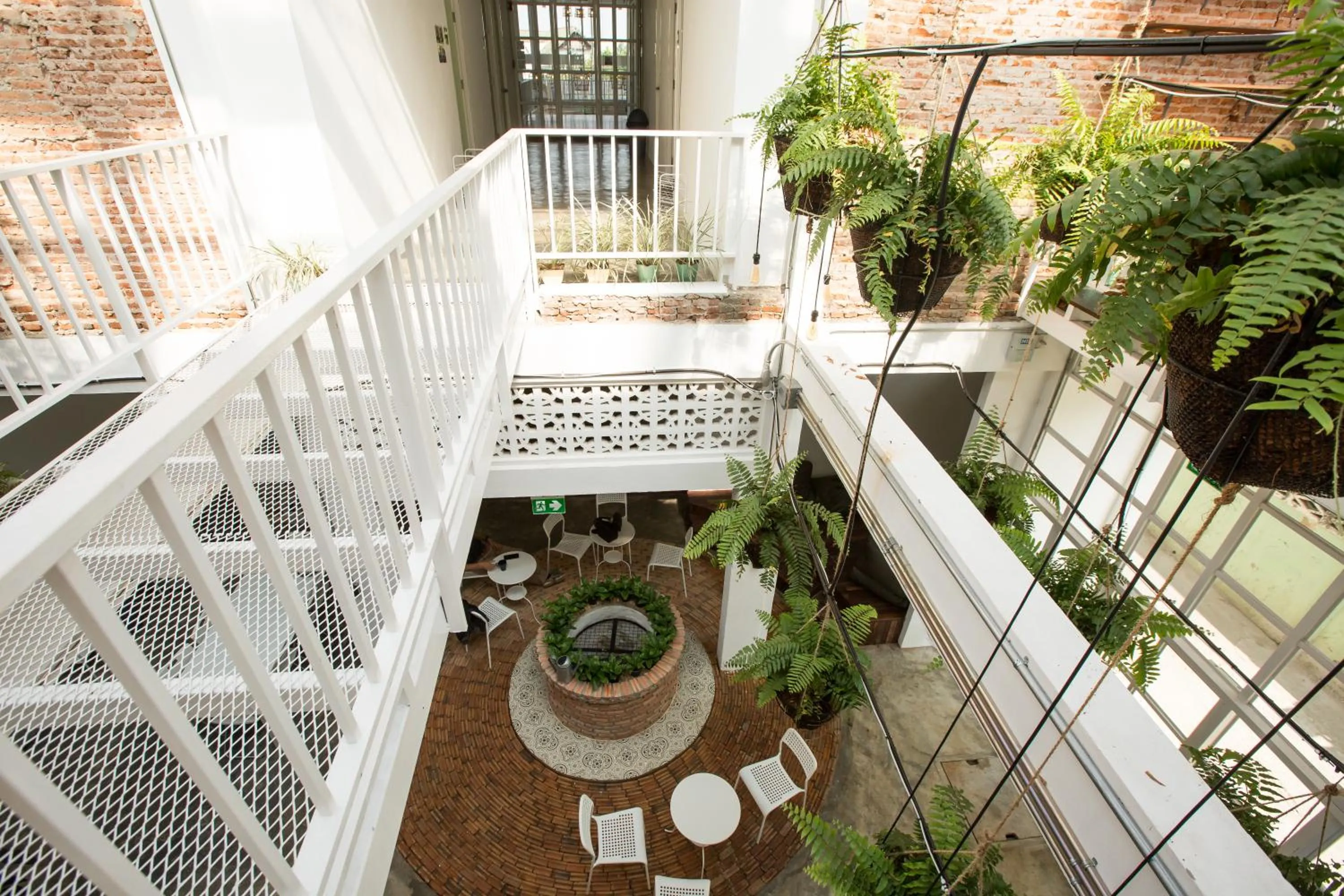 Restaurant/places to eat in Memmoth Hostel In Lampang