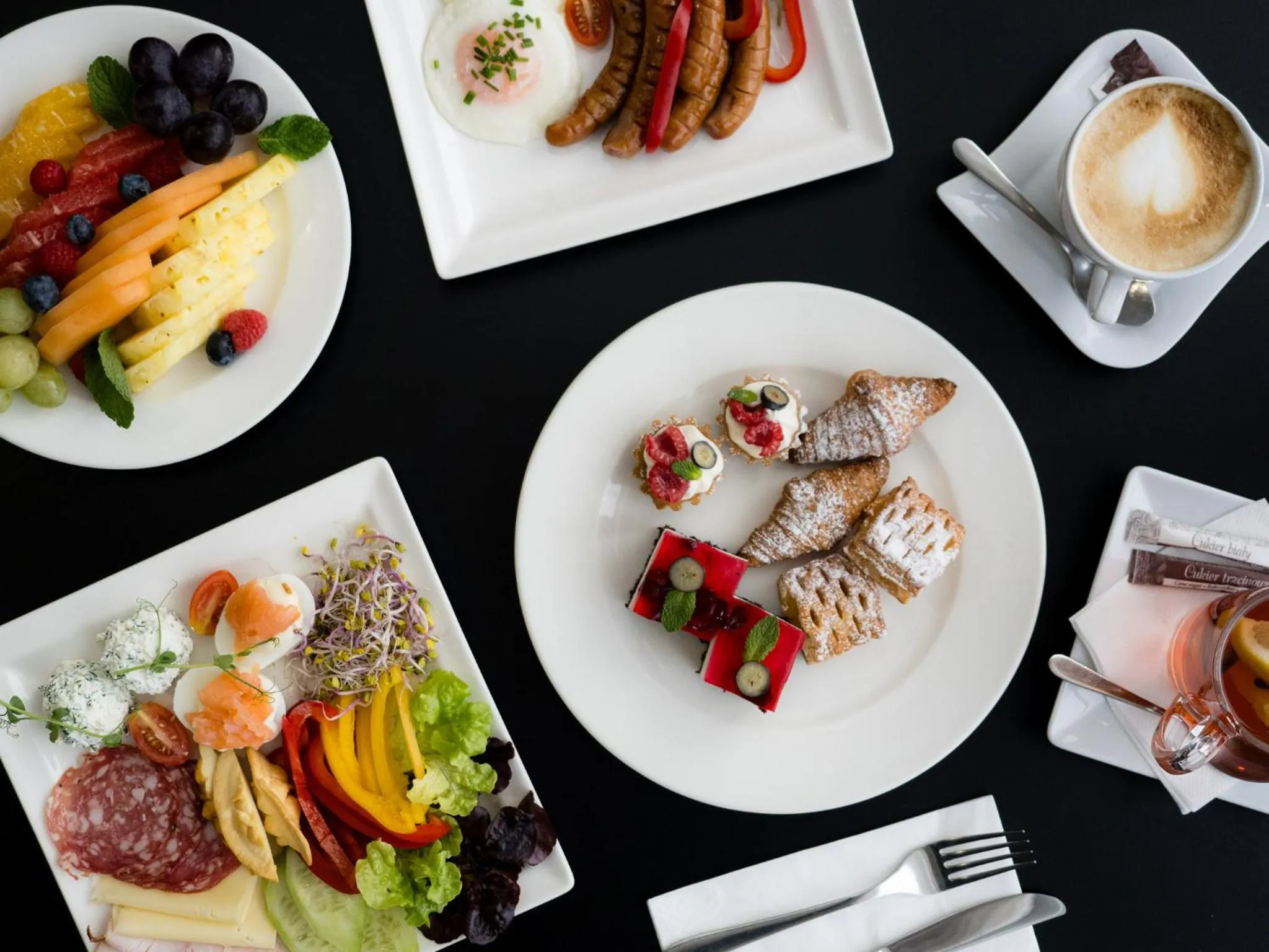 Restaurant/places to eat in Hotel Paryski Art & Business Zakopane - Basen Jacuzzi Sauna Małpi Gaj