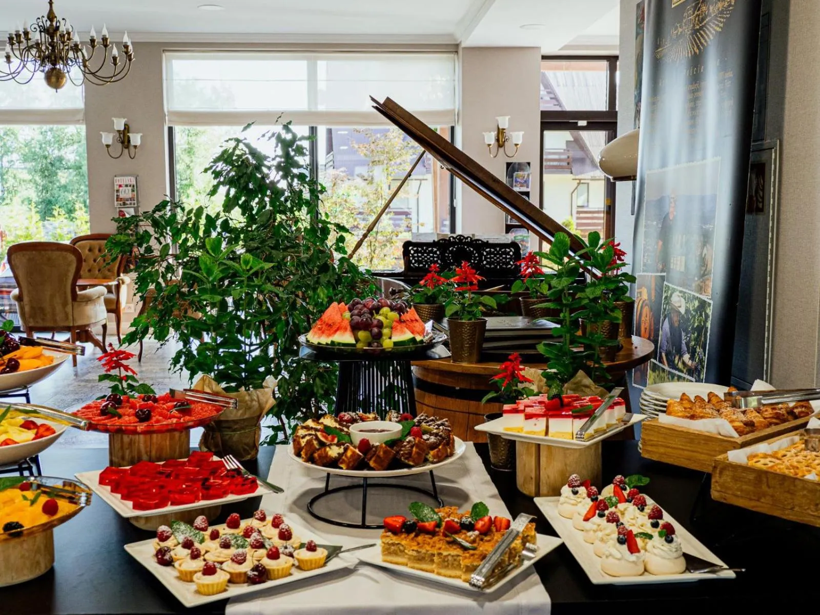 Restaurant/places to eat in Hotel Paryski Art & Business Zakopane - Basen Jacuzzi Sauna Małpi Gaj