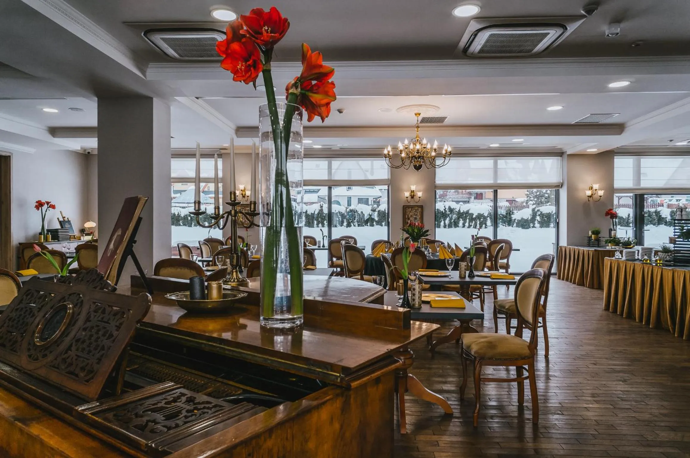 Restaurant/places to eat in Hotel Paryski Art & Business Zakopane - Basen Jacuzzi Sauna Małpi Gaj