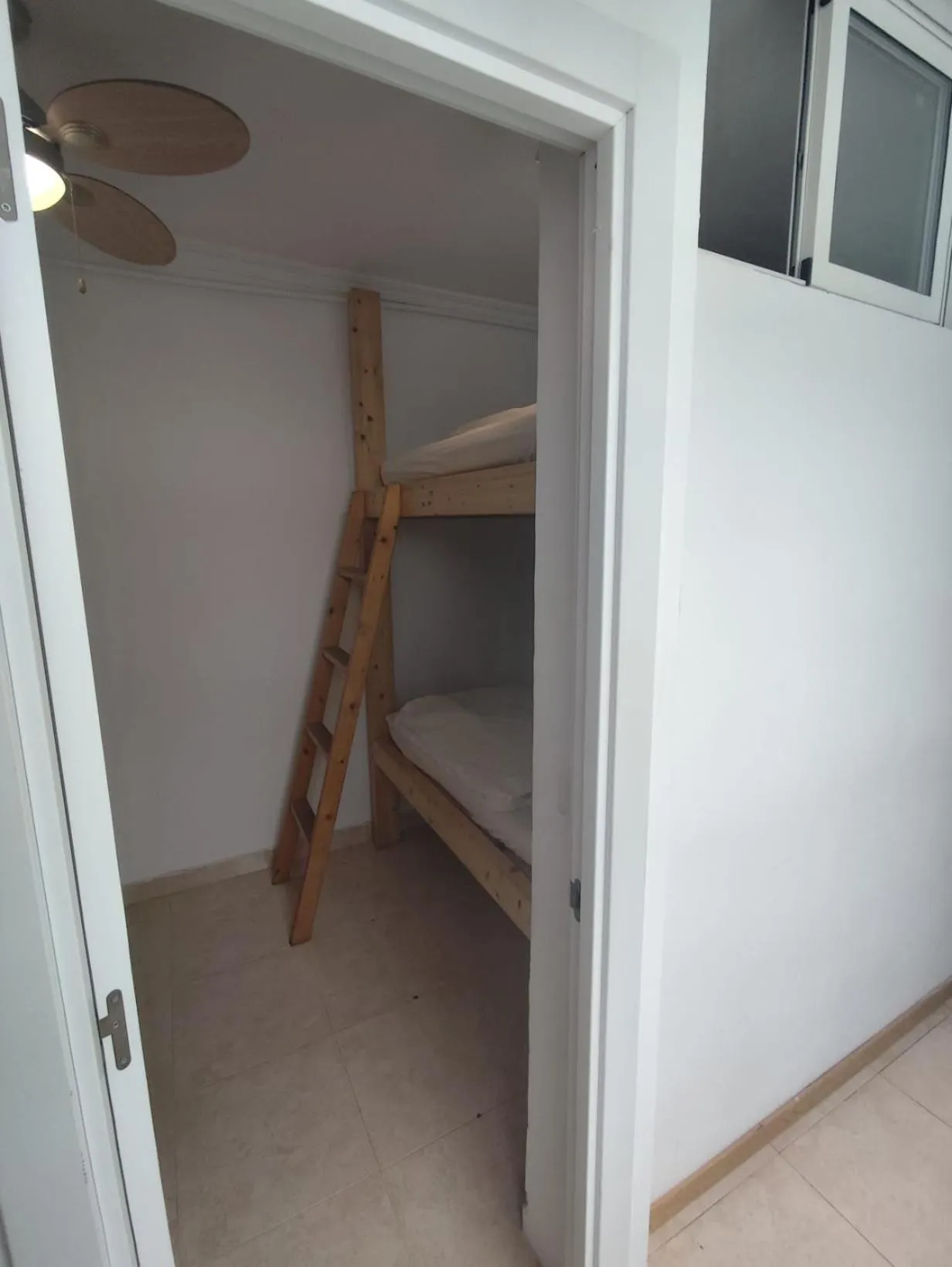 La Ventana Azul Surf Hostel