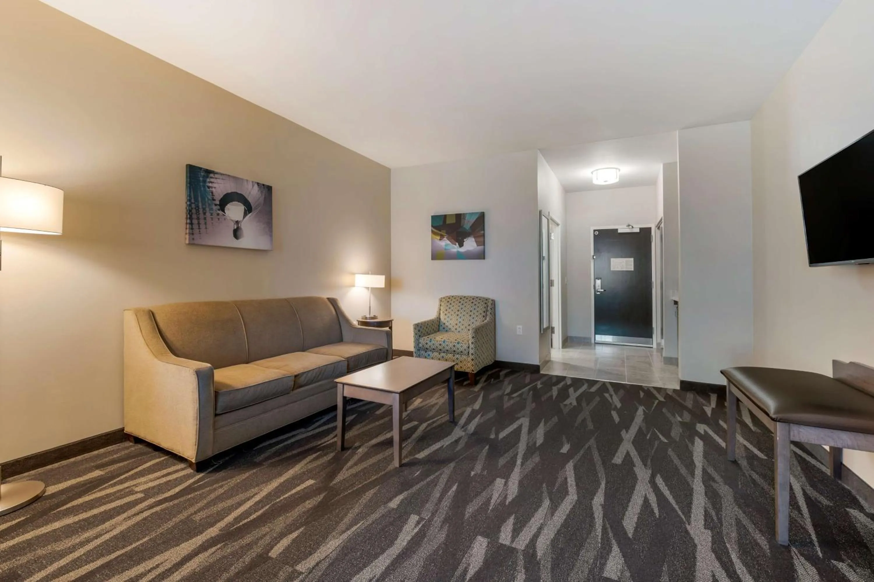 Bedroom in Best Western Plus Centralia Hotel & Suites