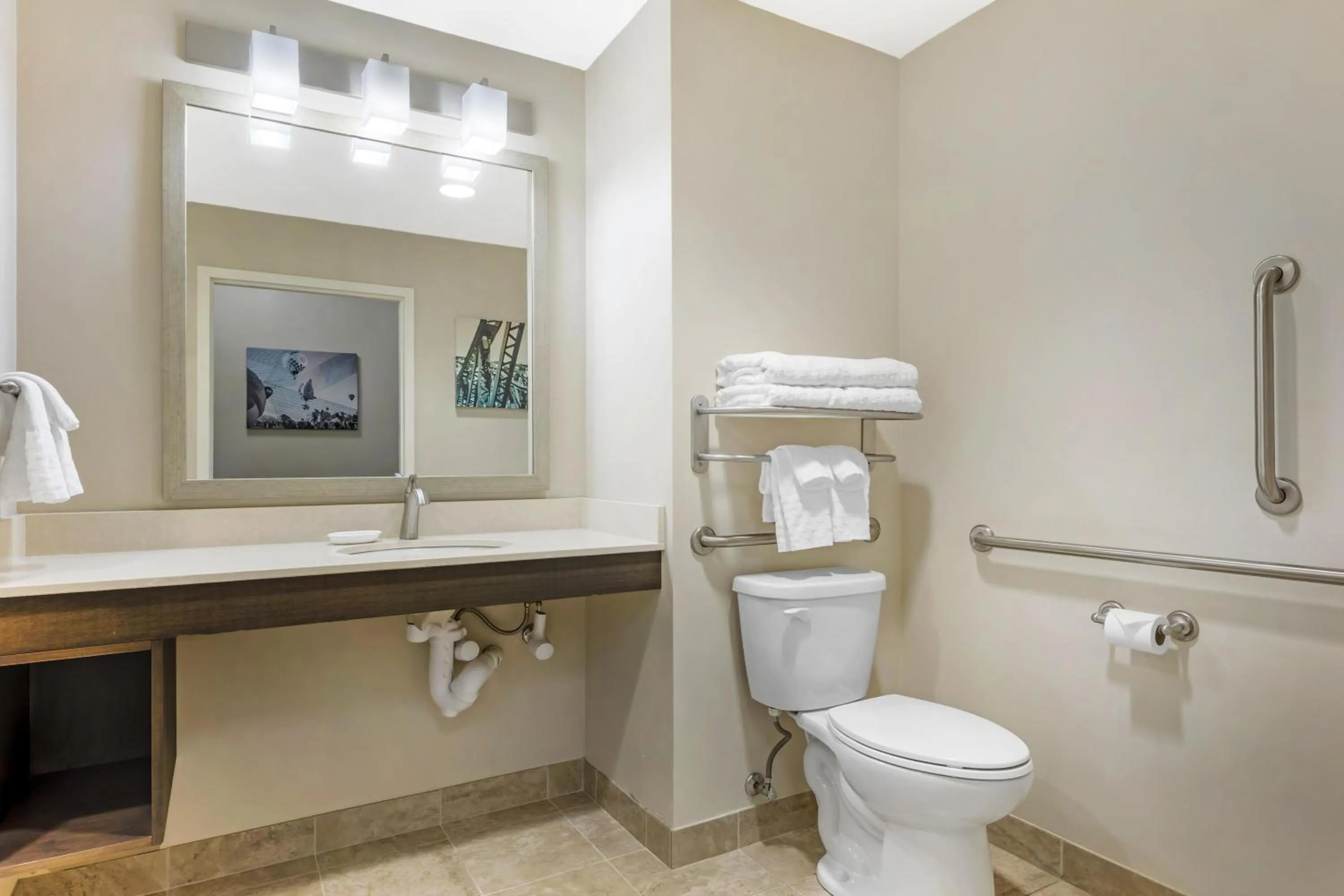 Bathroom in Best Western Plus Centralia Hotel & Suites