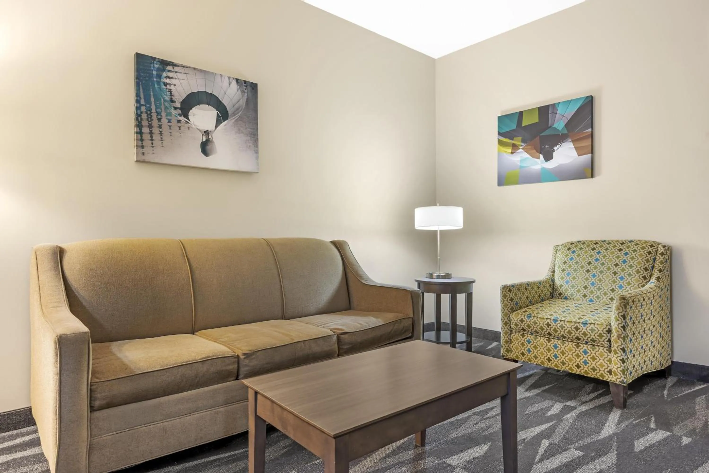 Photo of the whole room in Best Western Plus Centralia Hotel & Suites