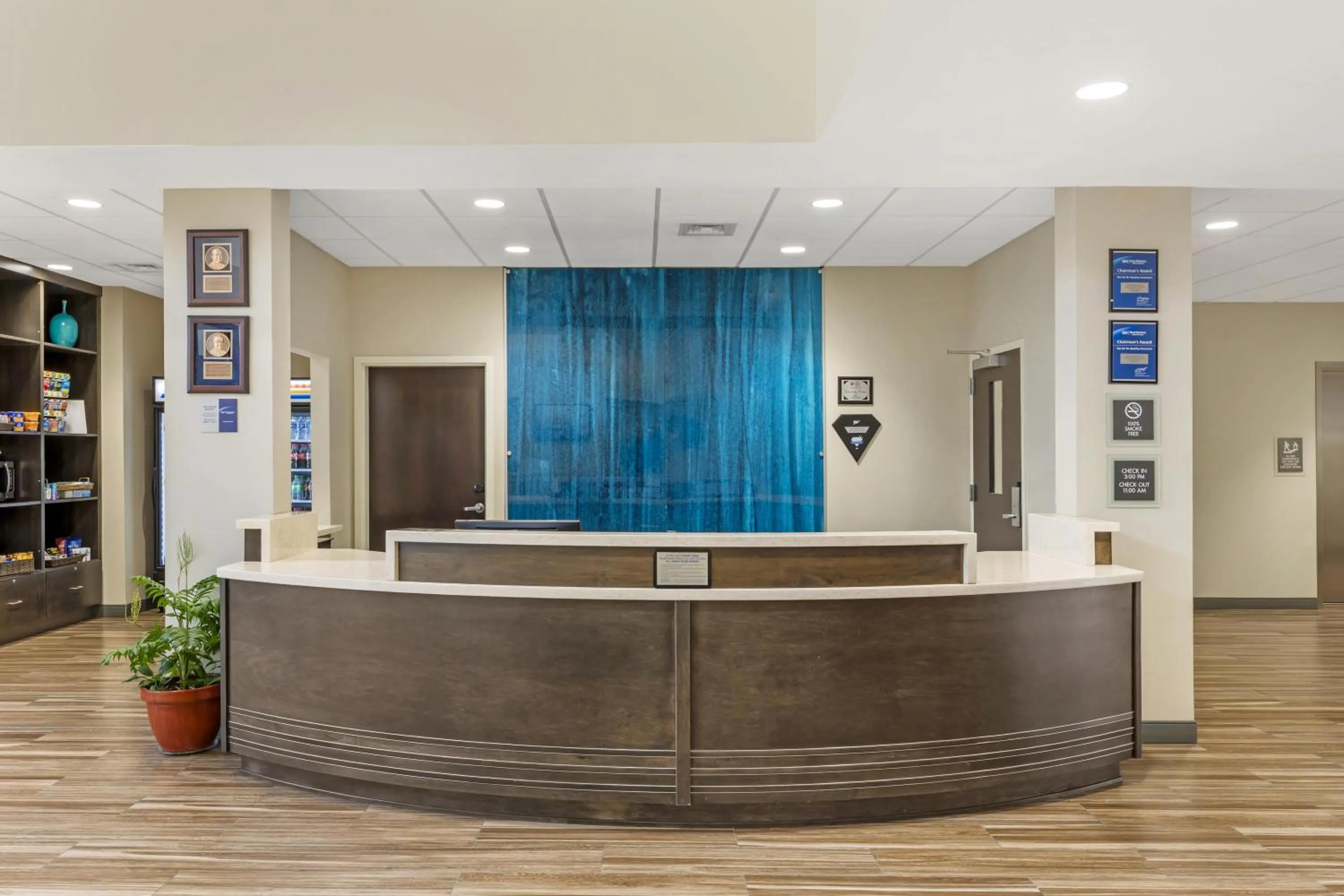 Lobby or reception in Best Western Plus Centralia Hotel & Suites