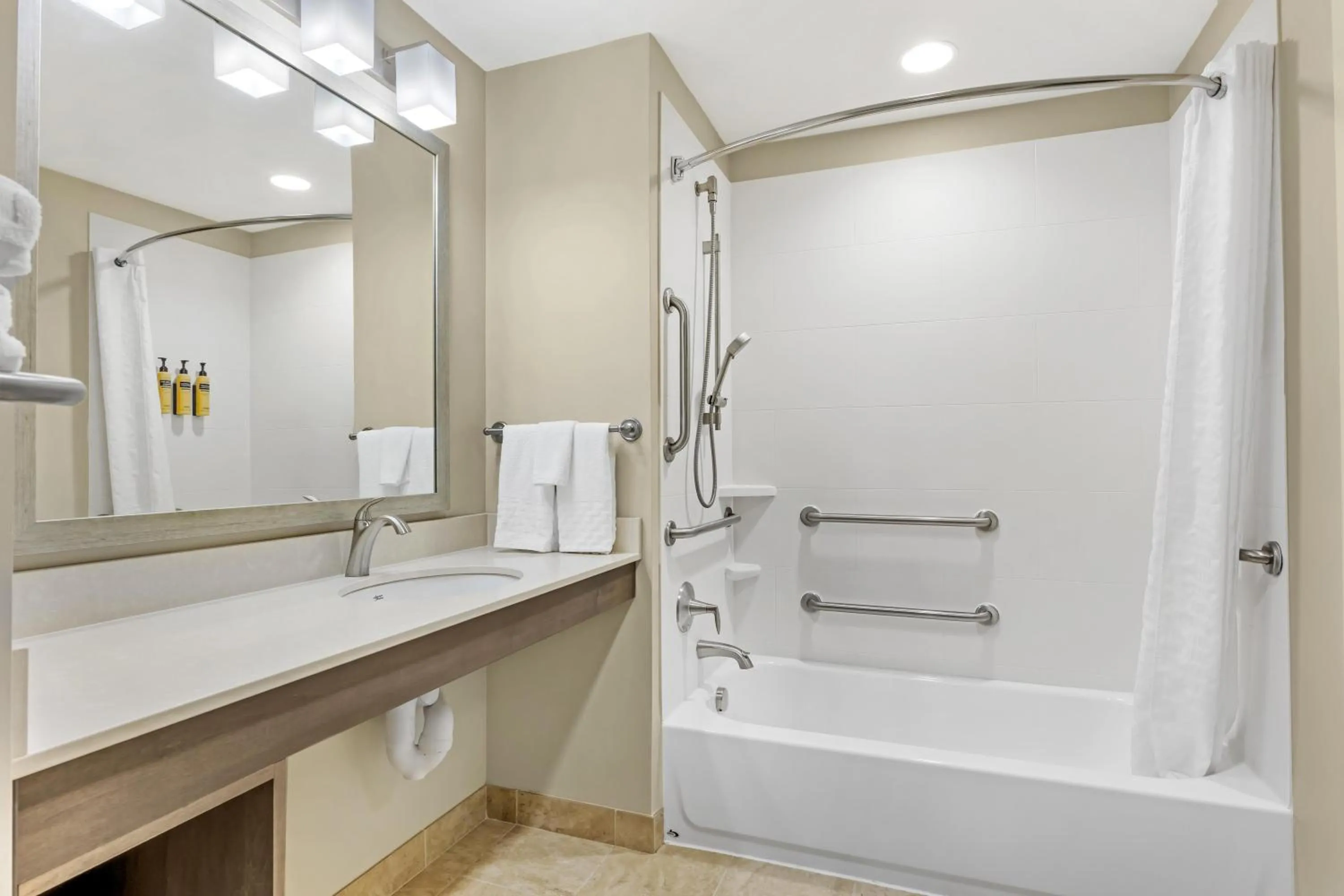 Bathroom in Best Western Plus Centralia Hotel & Suites