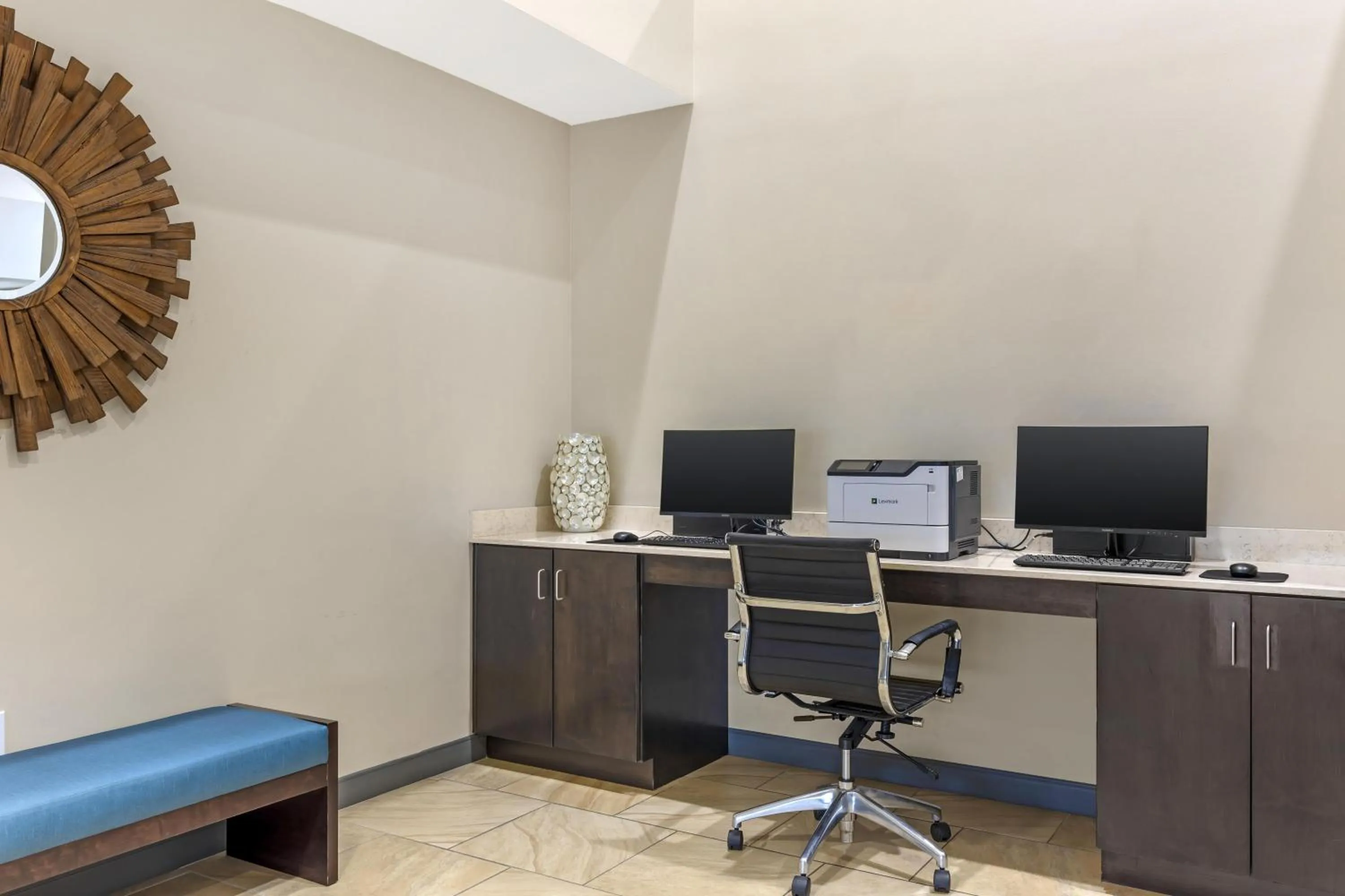 Business facilities in Best Western Plus Centralia Hotel & Suites