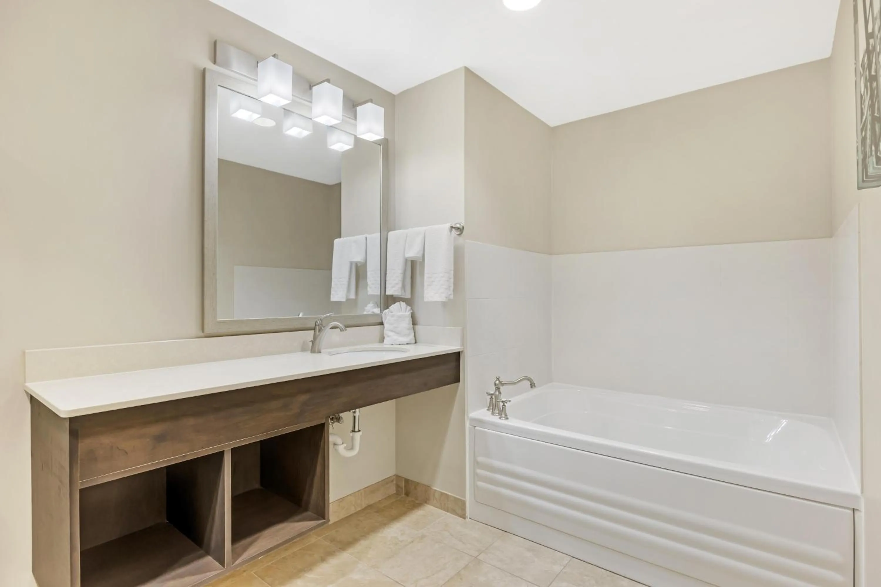 Bathroom in Best Western Plus Centralia Hotel & Suites