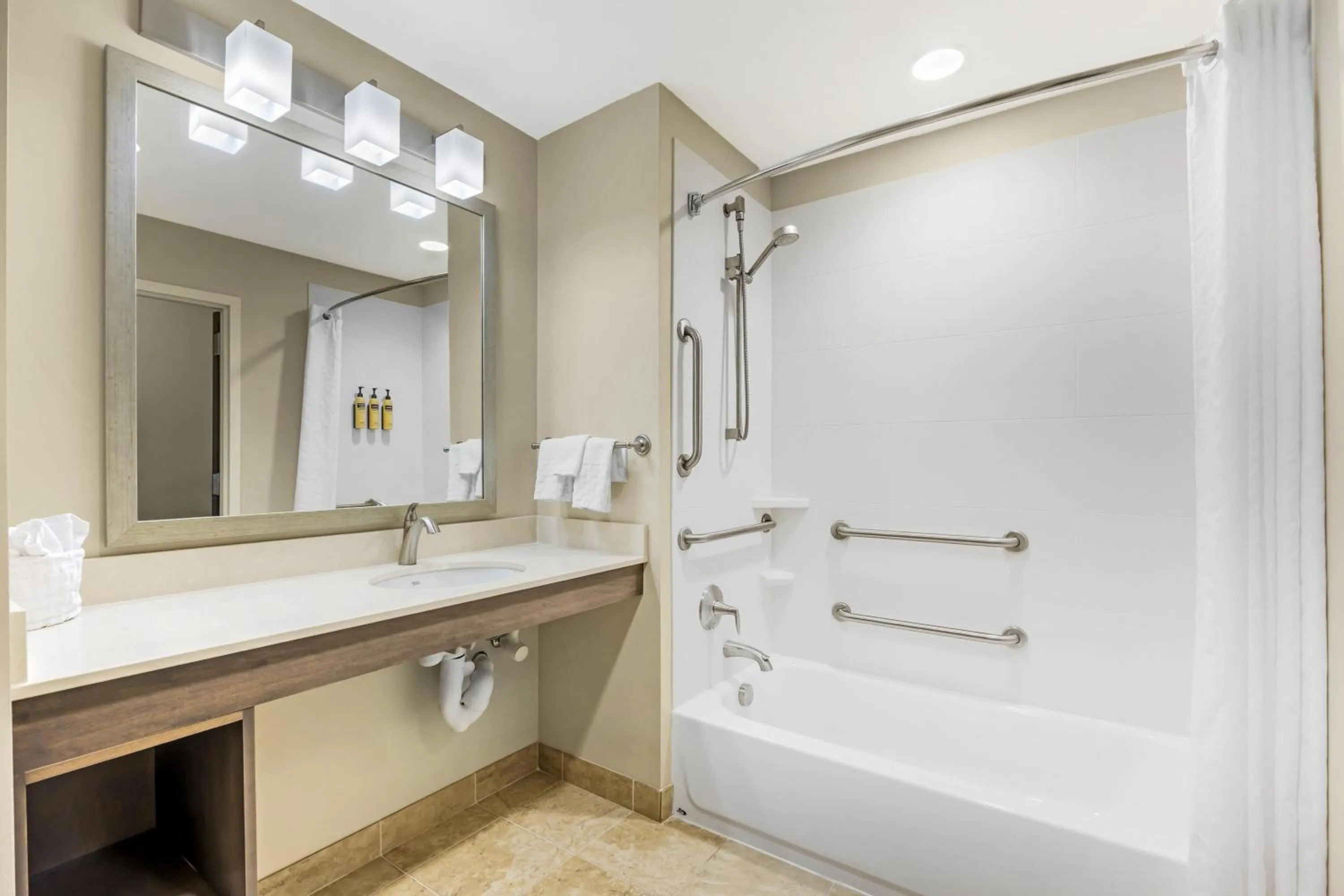 Bathroom in Best Western Plus Centralia Hotel & Suites