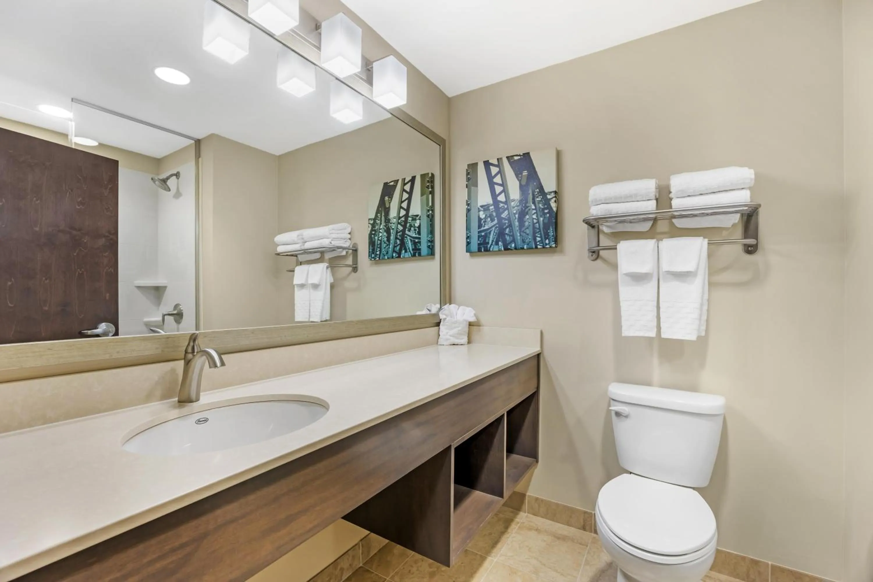 Bathroom in Best Western Plus Centralia Hotel & Suites