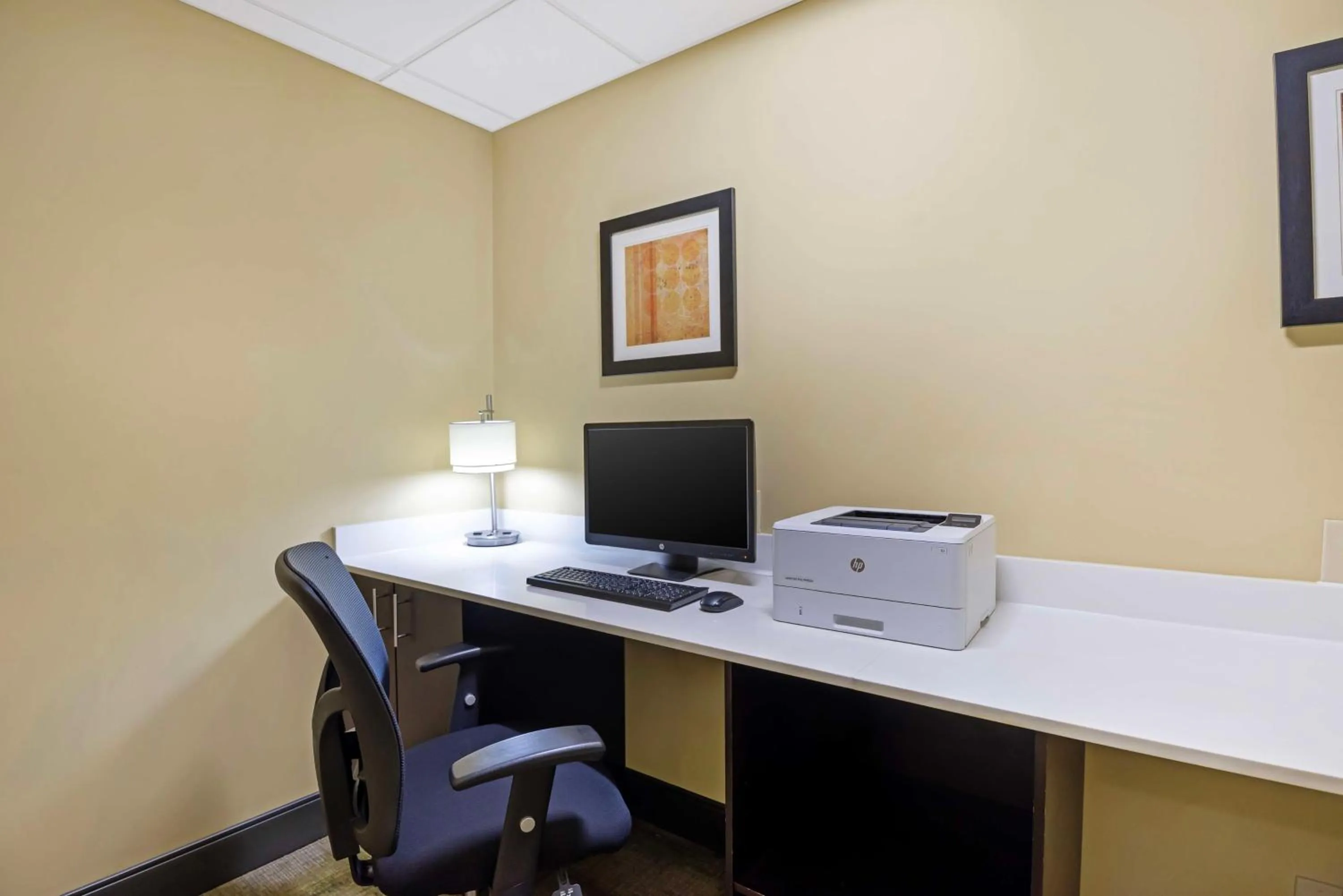 Business facilities in Best Western Plus Thornburg Inn & Suites