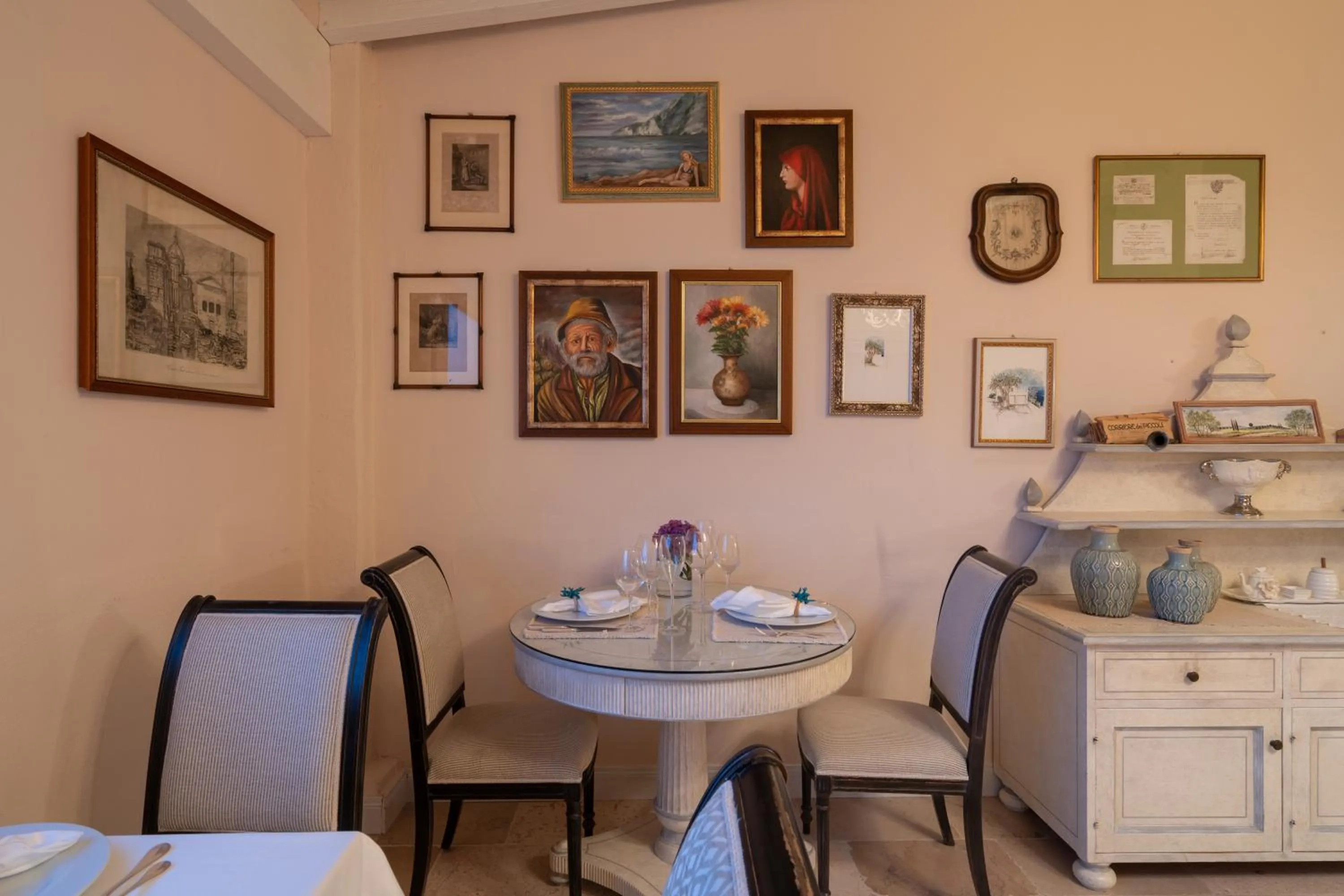 Restaurant/places to eat in La Locanda Del Carrubo