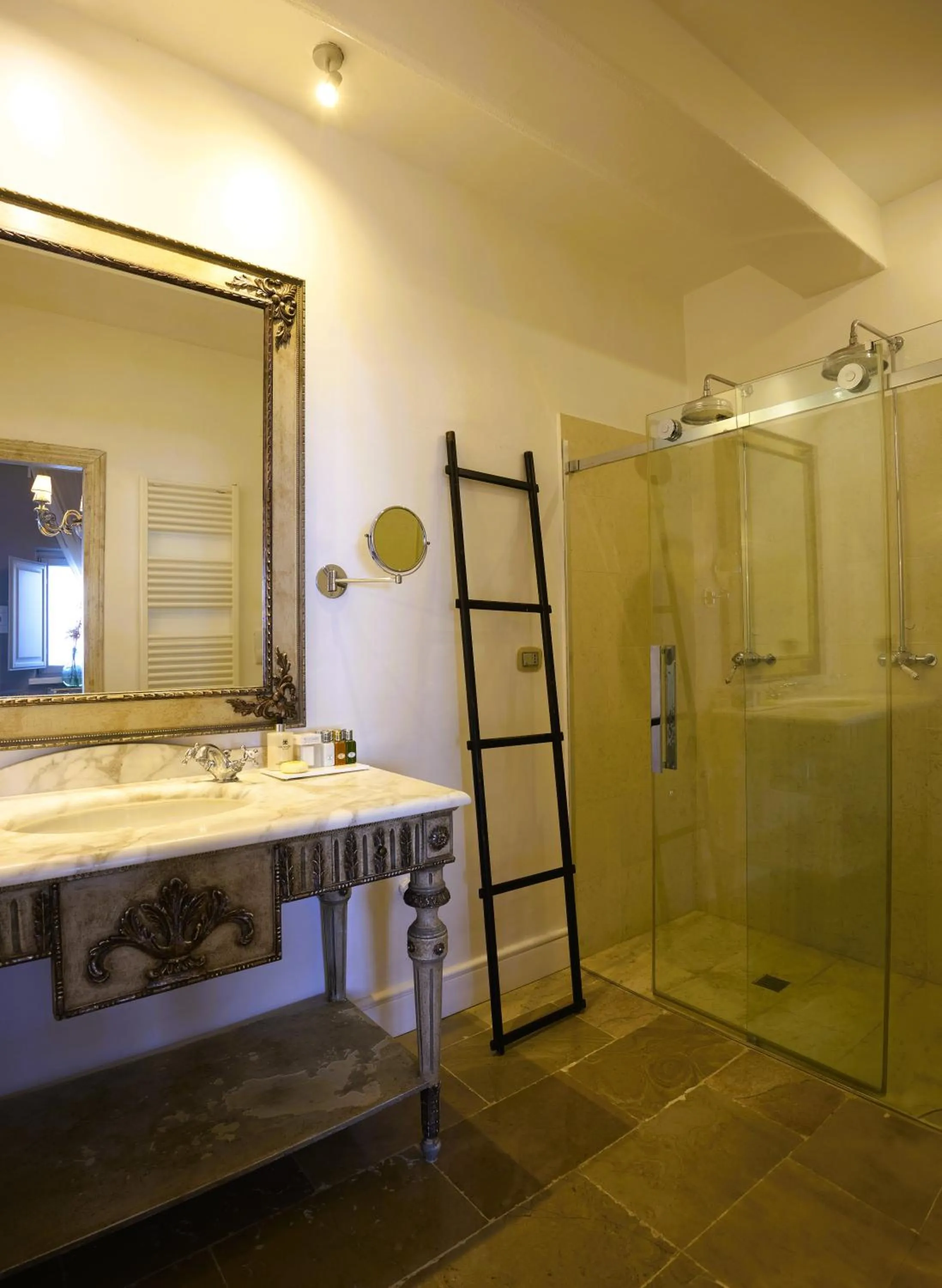 Bathroom in La Locanda Del Carrubo