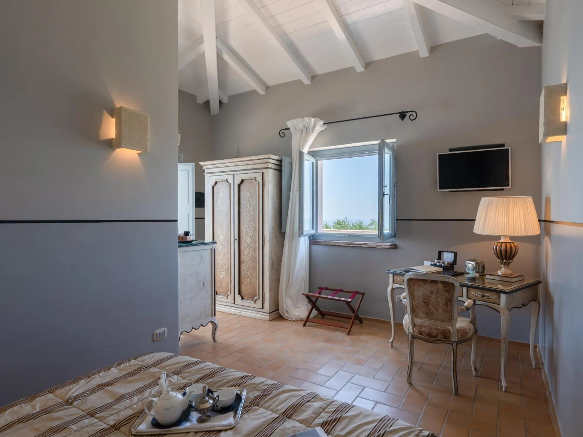 Photo of the whole room, Bed in La Locanda Del Carrubo