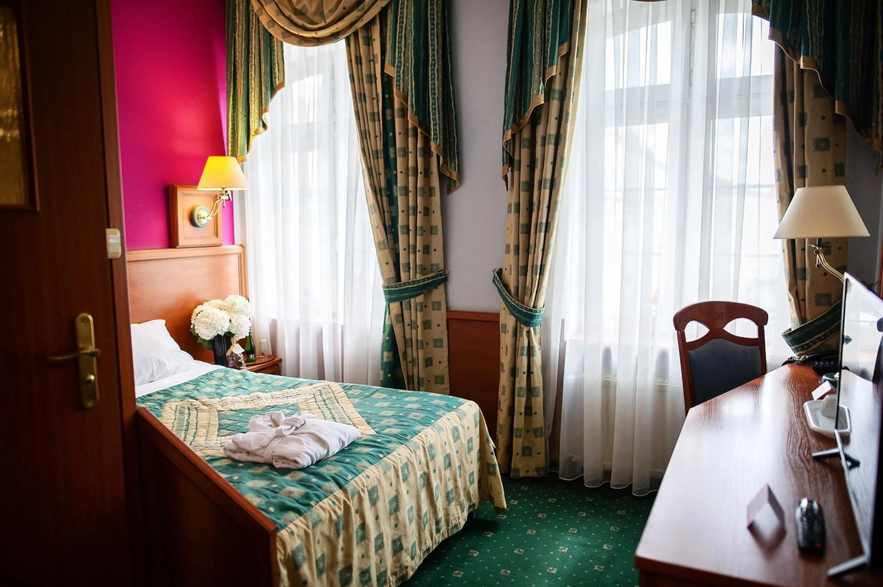 Photo of the whole room, Bed in Pietrak Hotel