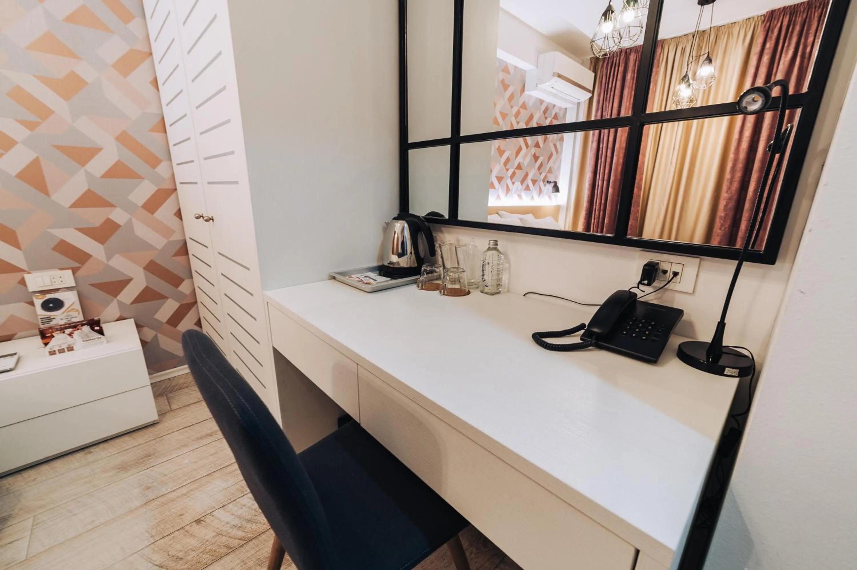 Urbanista Hotel & Bar