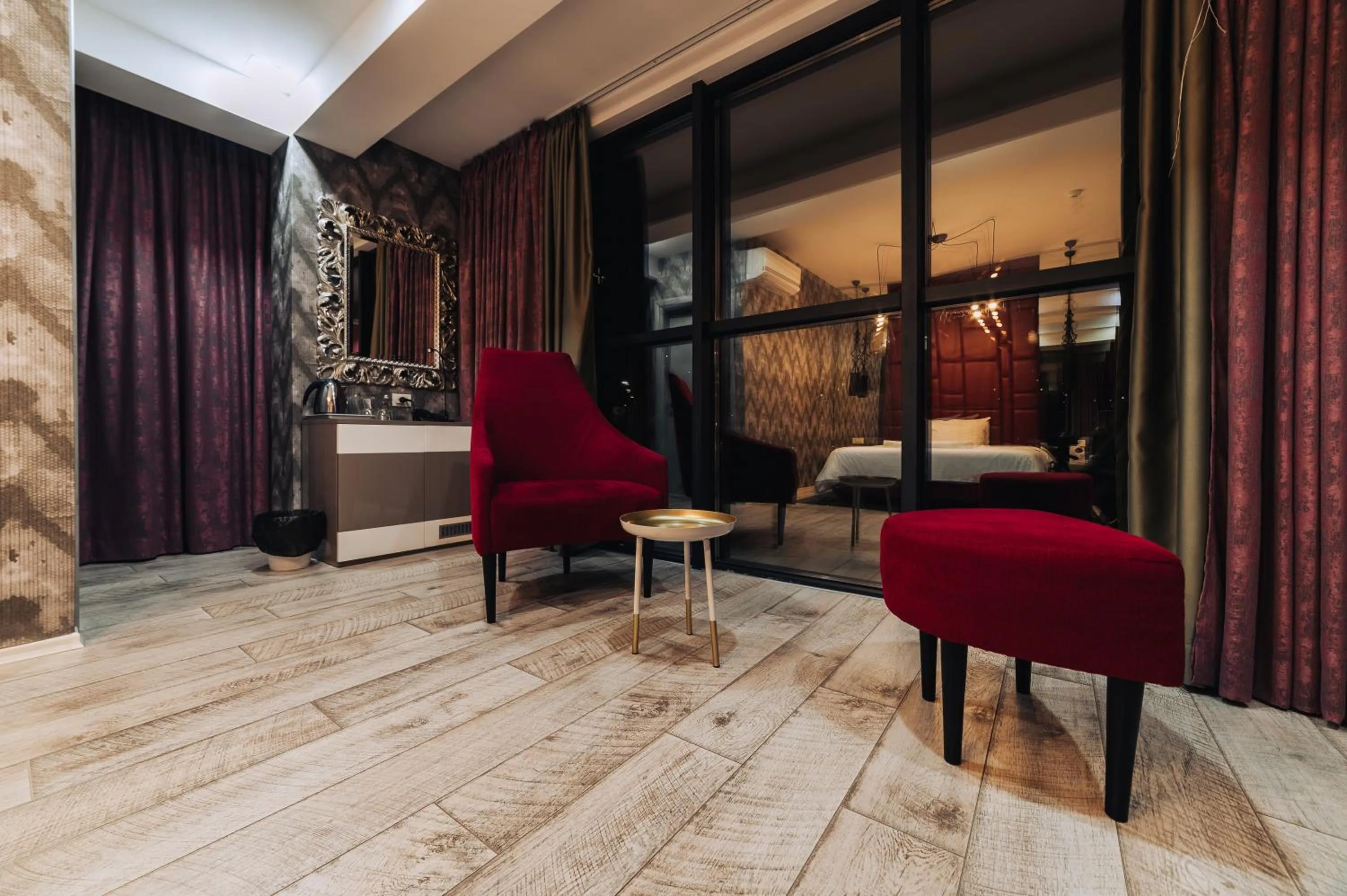 Urbanista Hotel & Bar